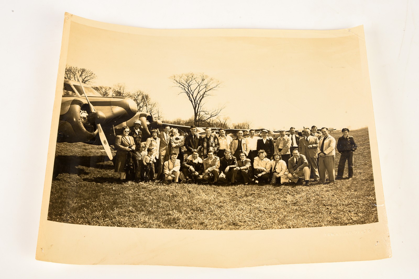 1940s 10x8\'\' Gelatin Silver Photo - Group on Airfield Posing with Planes V27