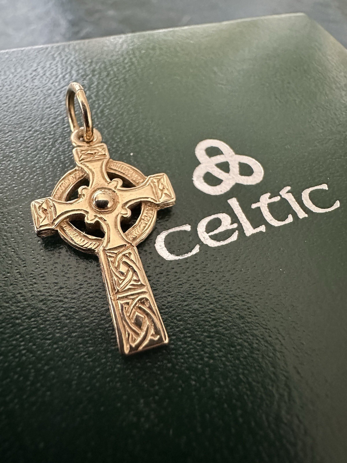 Vintage 9ct Yellow Gold Celtic Cross Pendant | 33mm x 16mm 2.57g, Boxed