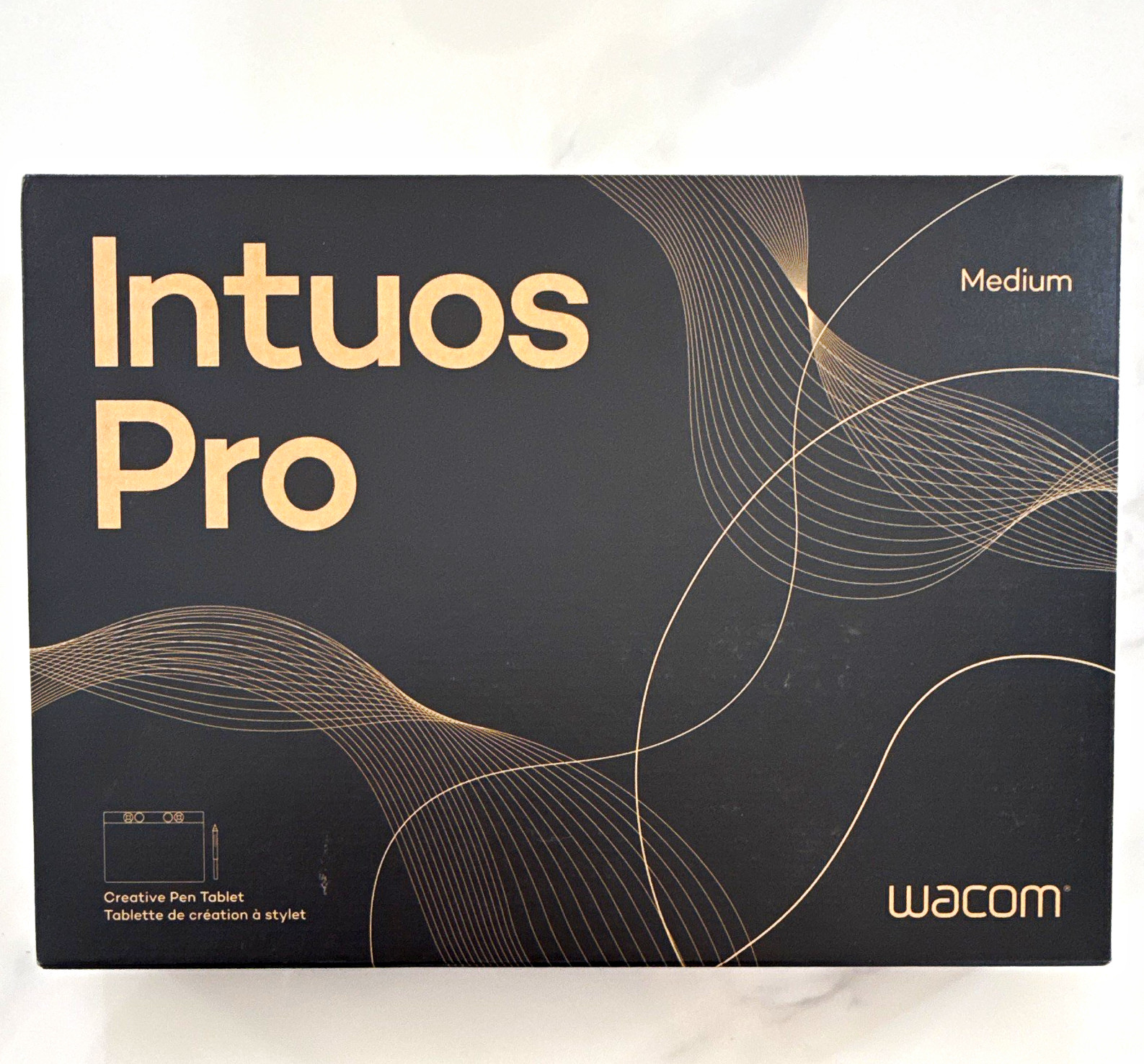 Wacom - Intuos Pro Medium Professional Graphic Drawing Tablet BLUETOOTH  -Black