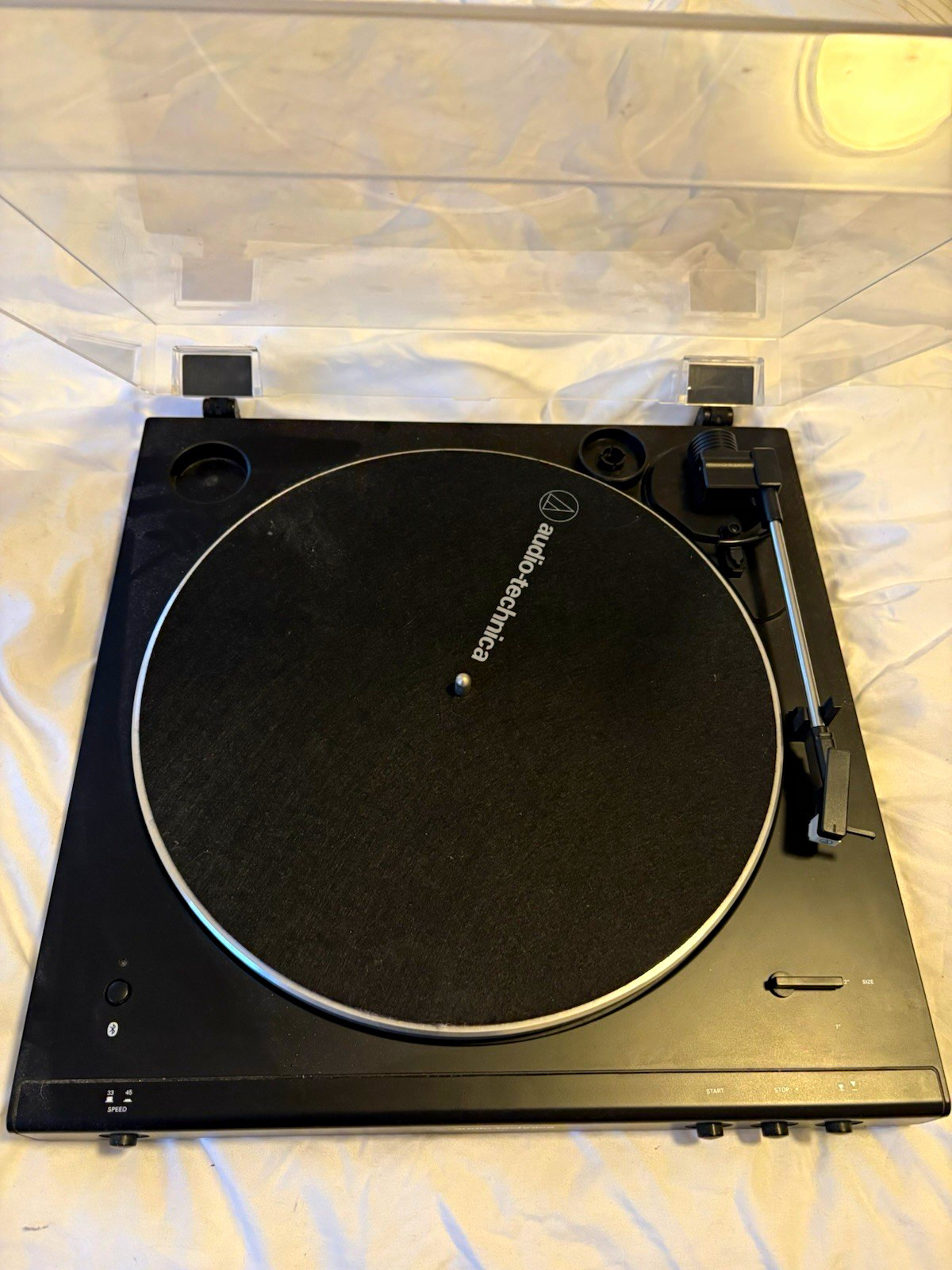 Audio-Technica AT-LP60XBT Bluetooth Belt-Drive Turntable Black 33/45 RCA Audio-Technica AT-LP60XBT Bluetooth Belt-Drive Turntable Black 33/45 RCA