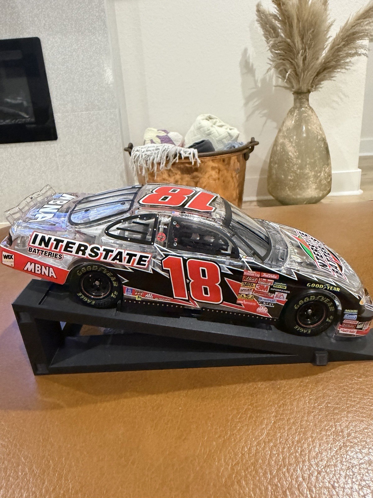 2002 Bobby Labonte #18 Interstate Batteries Clear Car Action 1:24 NASCAR