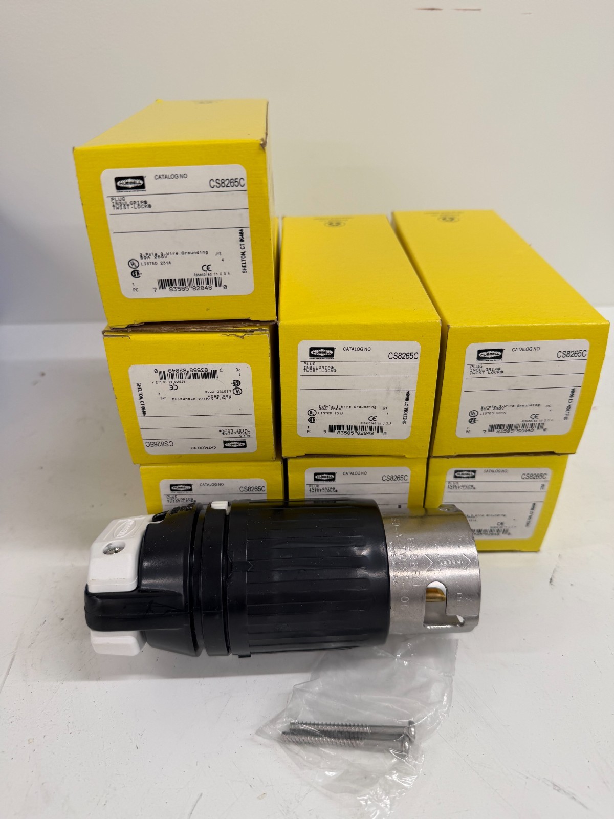 HUBBELL CS8265C, 250V AC, 50 AMP, Turn Lock Connector HUBBELL CS8265C, 250V AC, 50 AMP, Turn Lock Connector