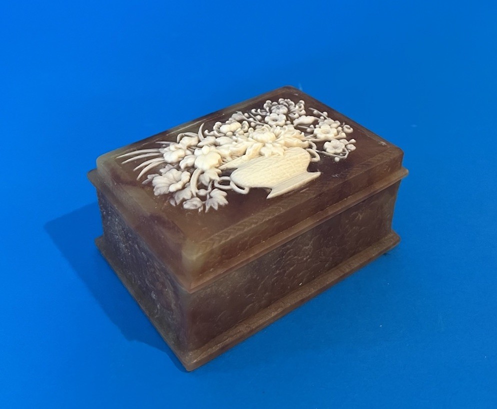 Beautiful Vintage INCOLAY Pink Stone Flower Bouquet Jewelry Trinket Box 4\