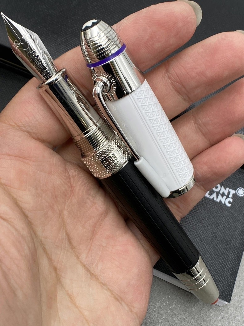 New In Box MONTBLANC Great Characters Jimi Hendrix Special Edition Fountain Pen New In Box MONTBLANC Great Characters Jimi Hendrix Special Edition Fountain Pen