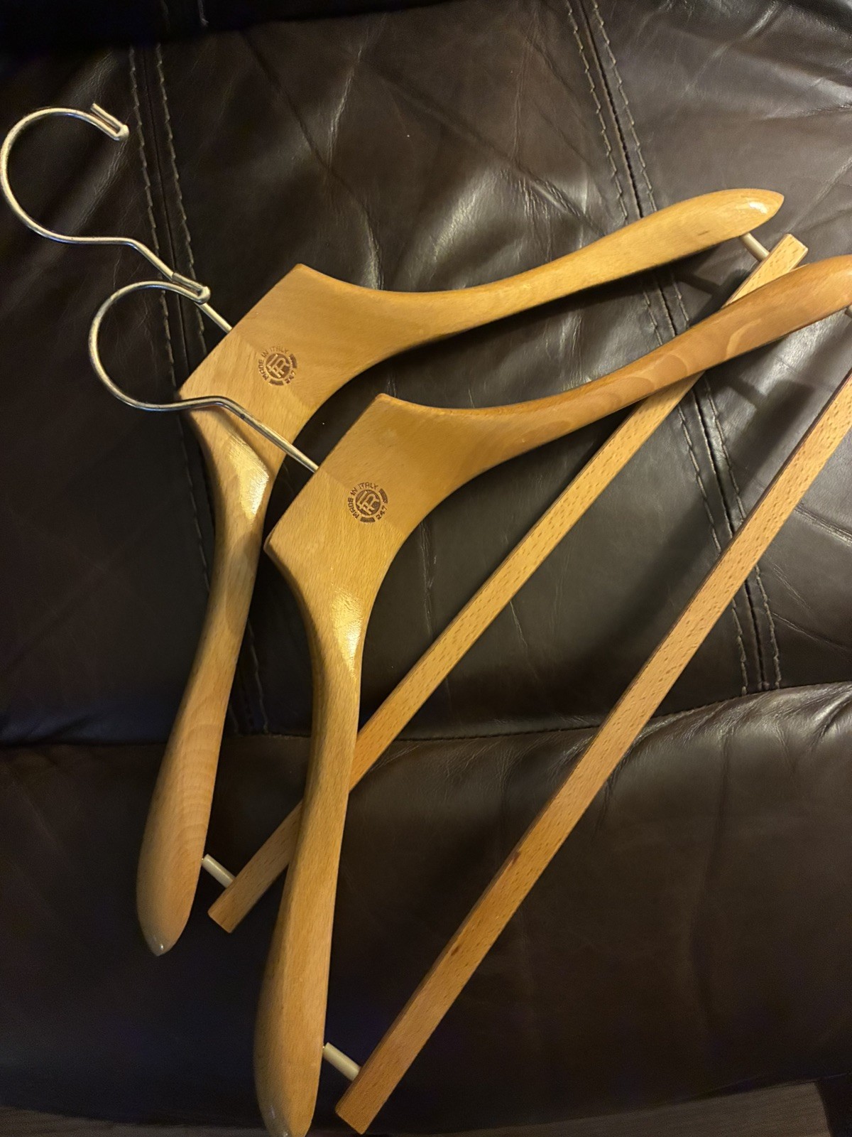 Fratelli Reguitti Vintage Italian Hanger Wood High End Excellent Condition
