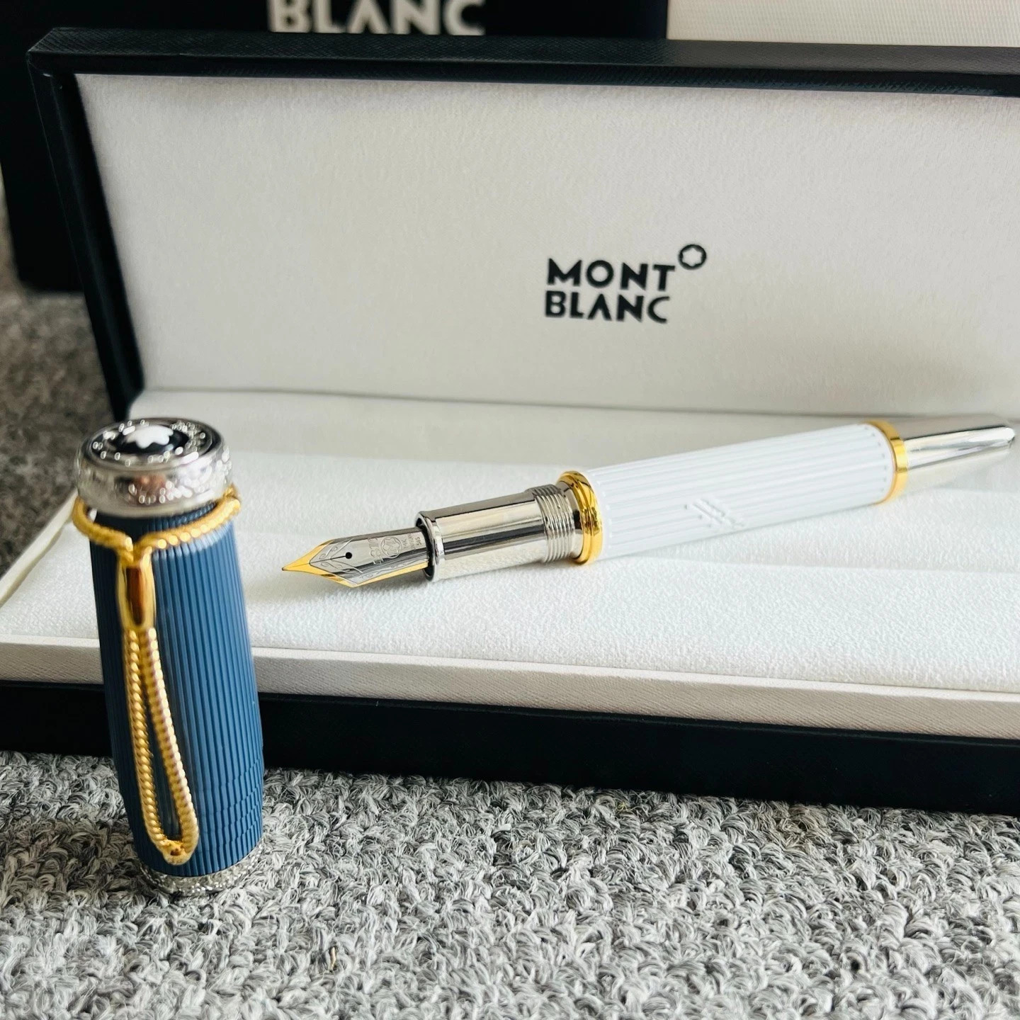 Montblanc Writer Edition Homage to Jane Austen Fountain Pen With Box Montblanc Writer Edition Homage to Jane Austen Fountain Pen With Box