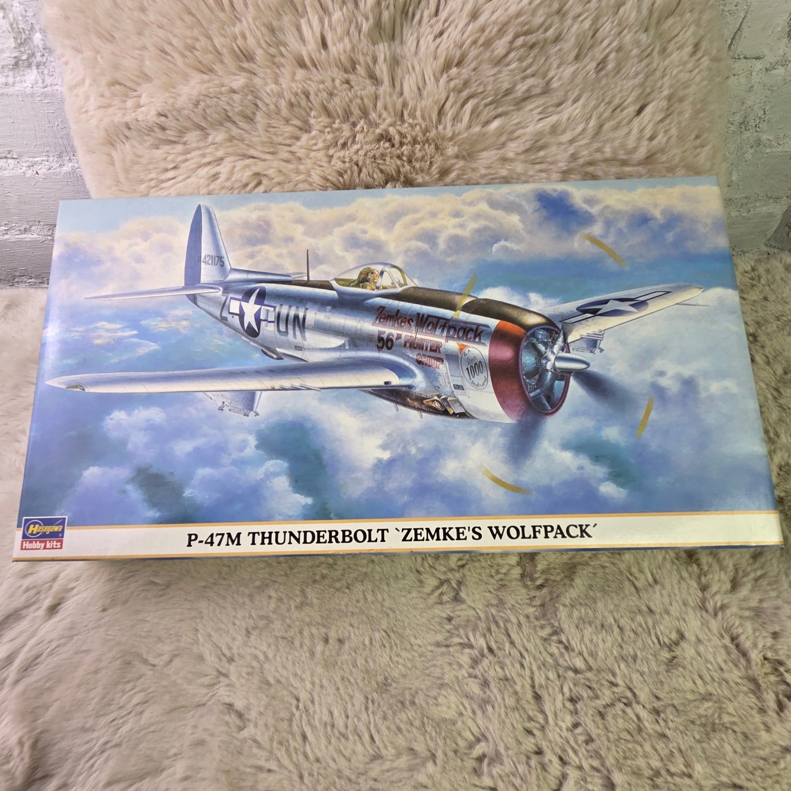 Hasegawa 1:48 P-47M Thunderbolt Zemke\'s Wolfpack Model Kit 09572 Special Version Hasegawa 1:48 P-47M Thunderbolt Zemke\'s Wolfpack Model Kit 09572 Special Version