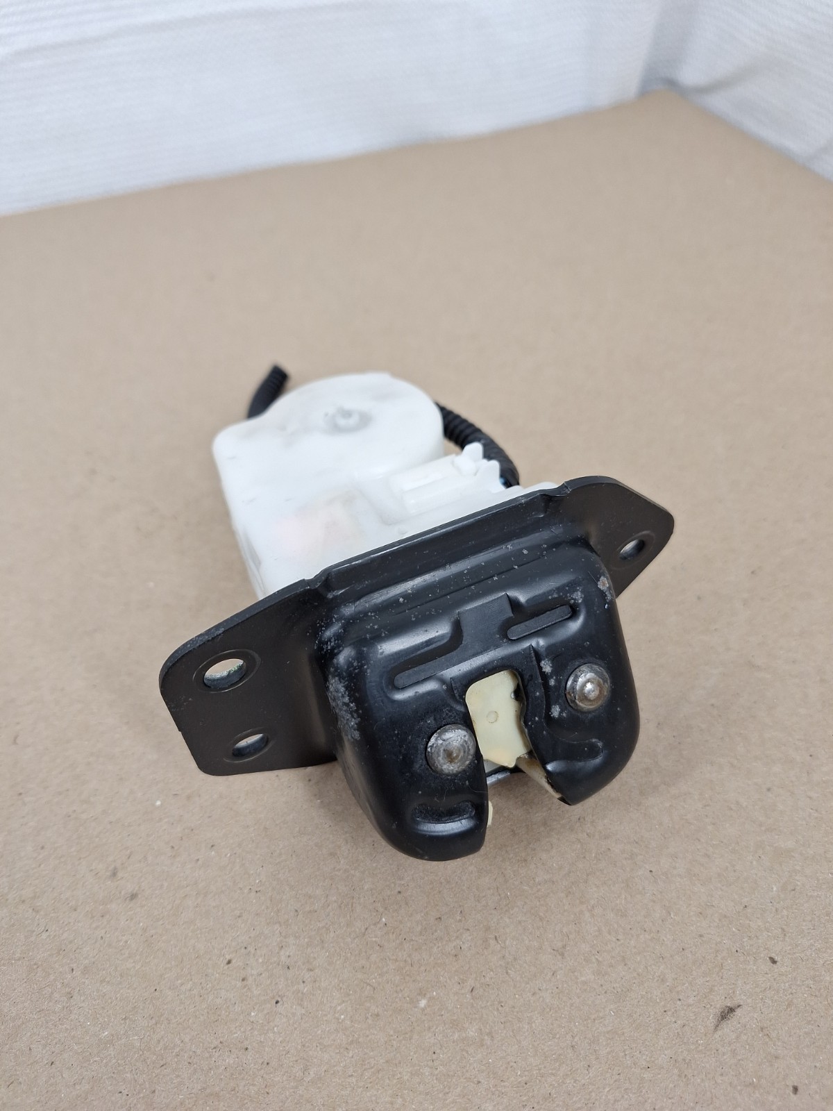 2011-2017 Nissan Leaf Rear Trunk Hatch Lock Latch Release Actuator OEM 90502-CA0