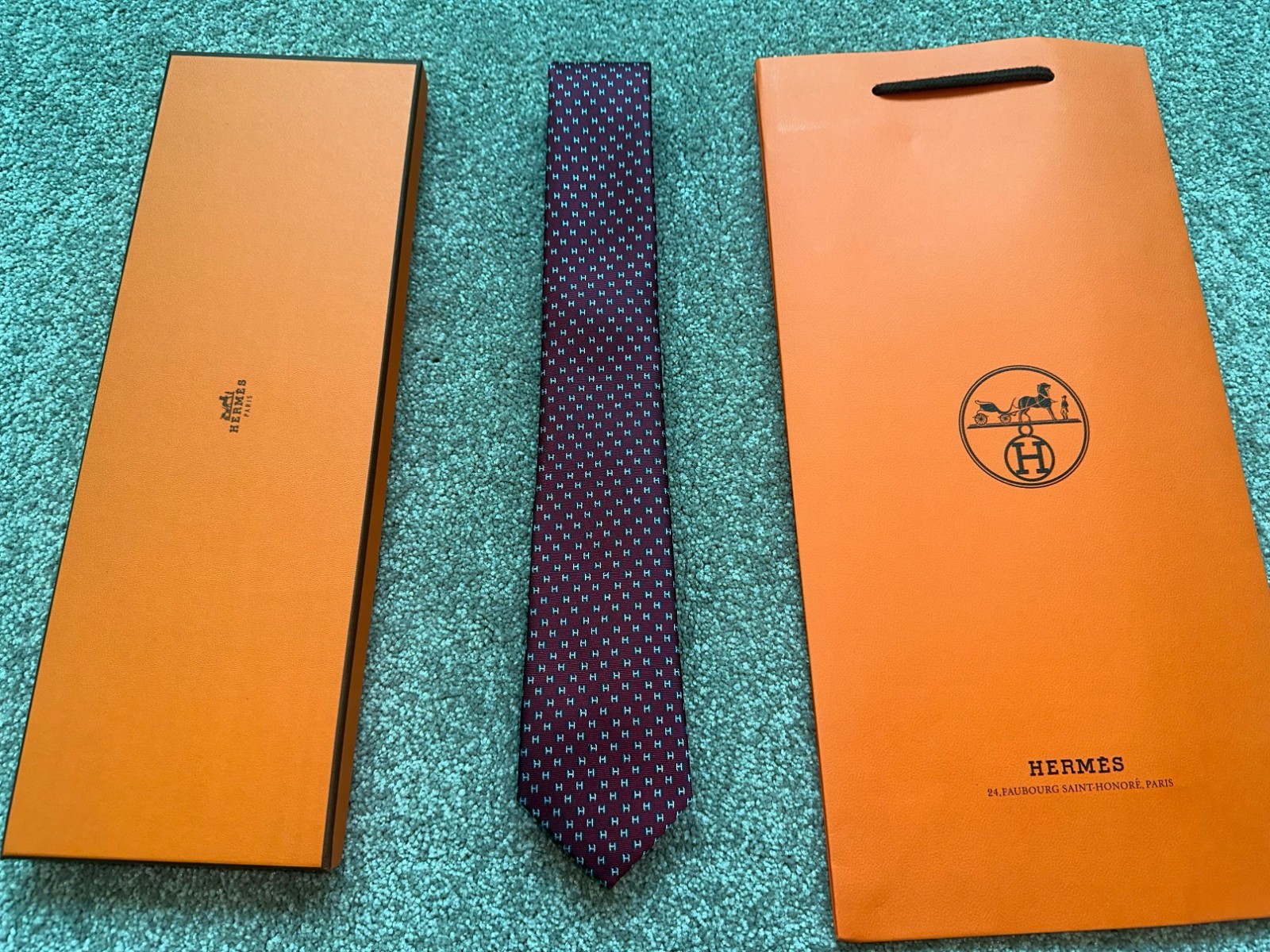Hermès Paris H Maillon Burgundy Micro H 100% Silk Tie W/Box NWT SLIM