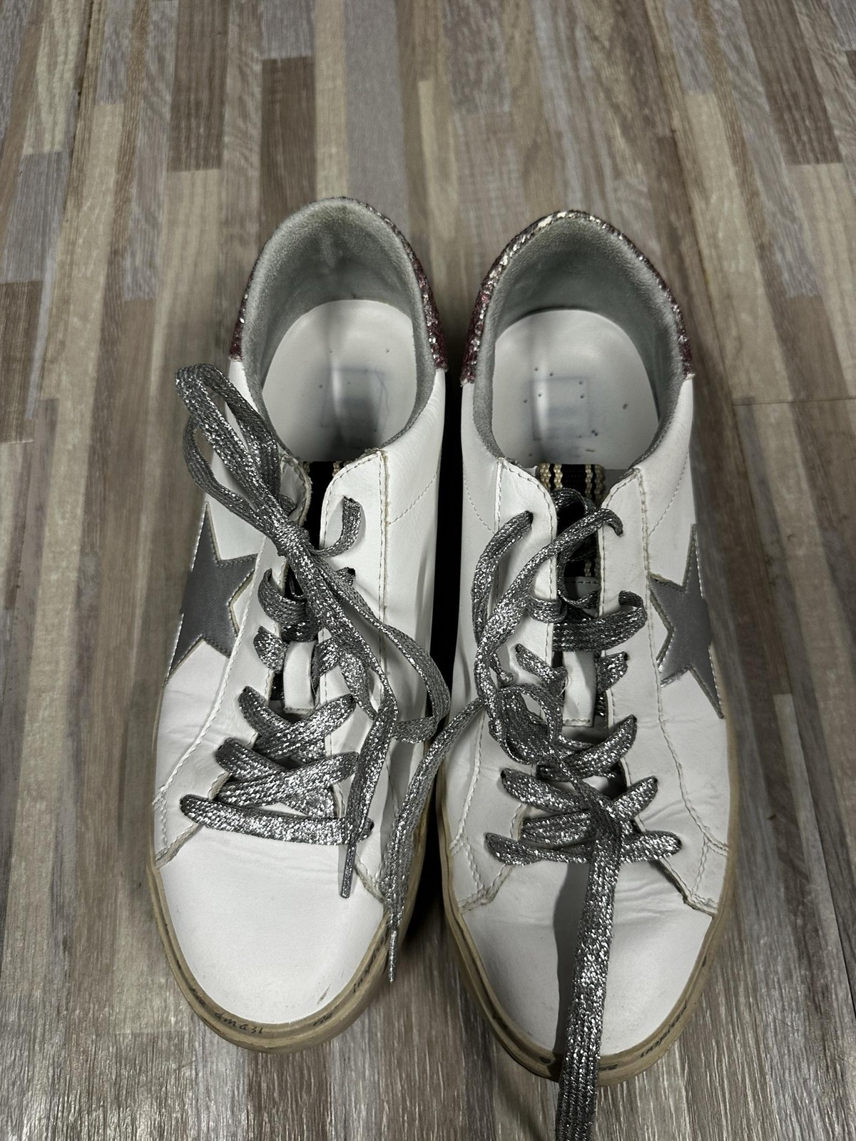 Shu Shop Size 9 White Silver Star Glitter Low Top Casual Comfort Sneakers