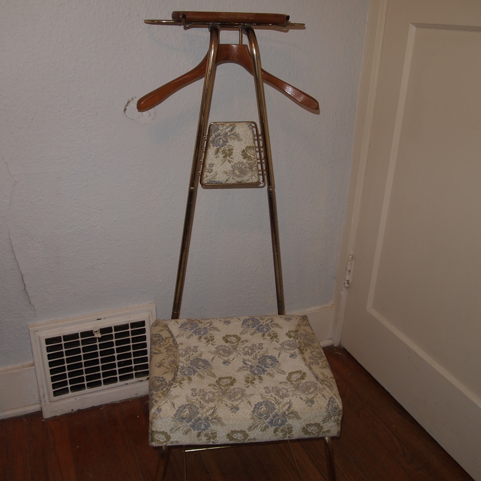 VTG Gentleman\'s Valet Suit Chair MCM Floral Seat Coat Hanger Rack VTG Gentleman\'s Valet Suit Chair MCM Floral Seat Coat Hanger Rack