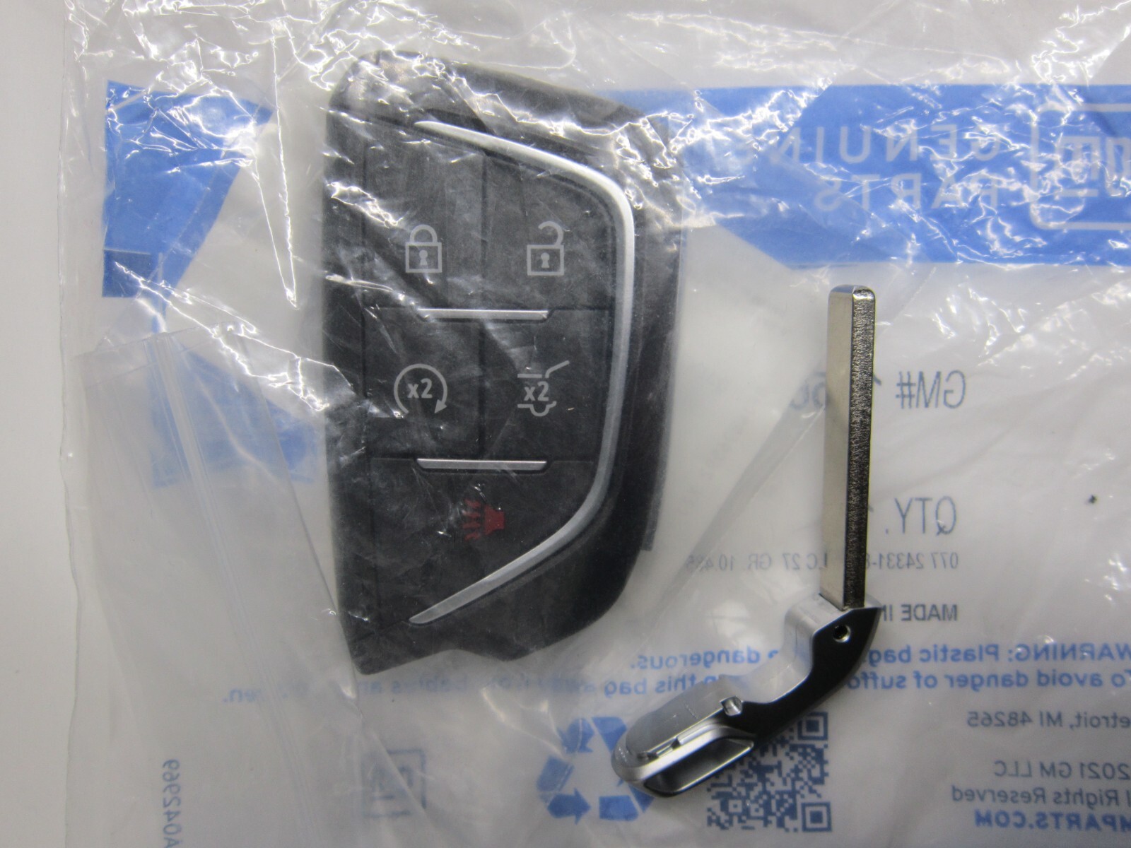 NEW OEM 2023-2025 CADILLAC LYRIQ KEYLESS REMOTE SMART KEY FOB 13560554 / 5 BT NEW OEM 2023-2025 CADILLAC LYRIQ KEYLESS REMOTE SMART KEY FOB 13560554 / 5 BT