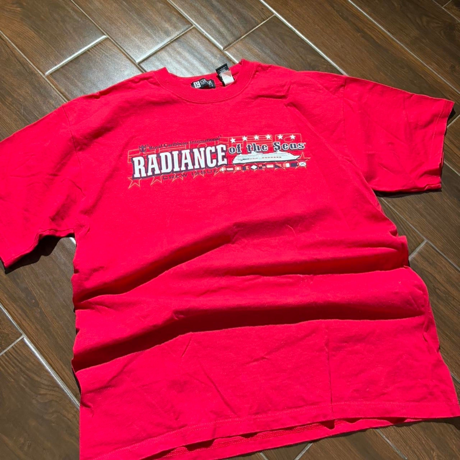 Red vintage 90s radiance of