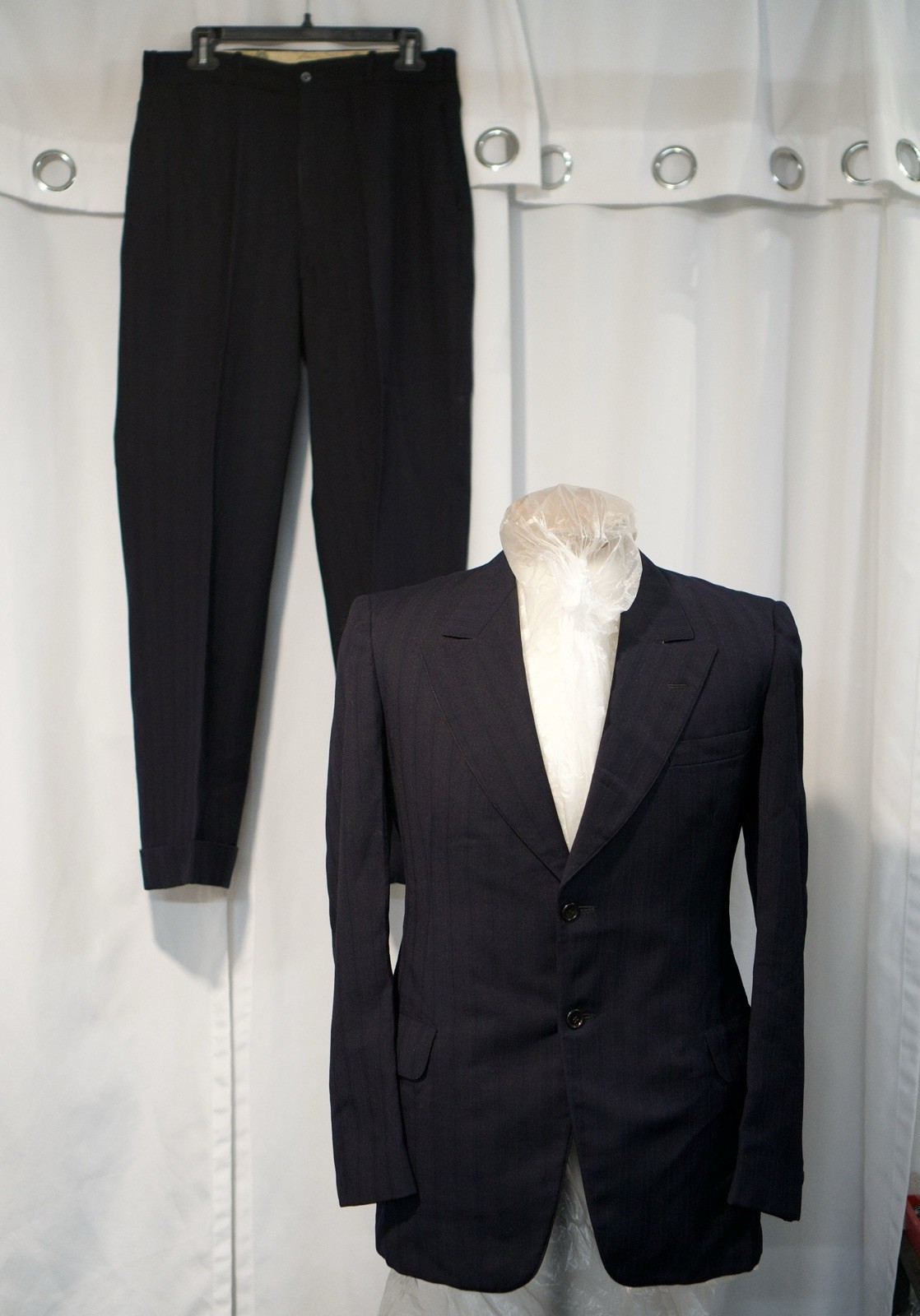 1930s 1940s 1939 Dated Vintage Peak Lapel Men’s Suit - Navy Multistripe 38R VTG