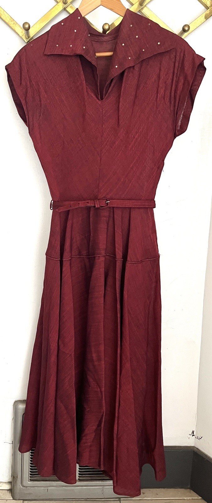Vtg 1950s Maroon Swing Dress Rhinestone Collar Drop-Waist Side-Zip Belt Sm