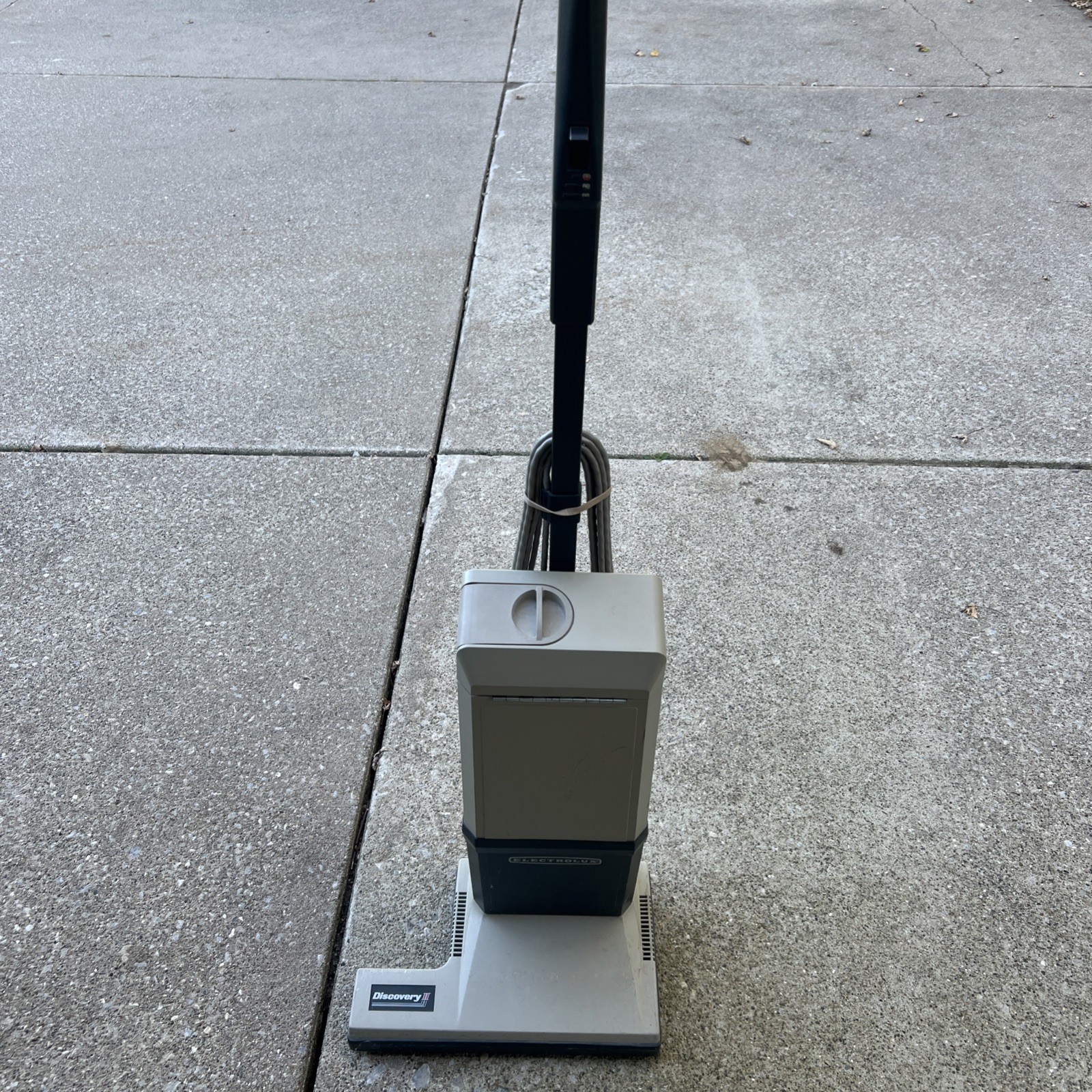 Vintage ELECTROLUX Discovery II Upright Vacuum Cleaner - WORKS Great Condition