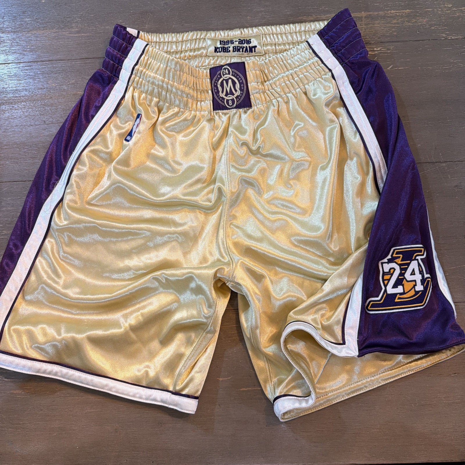 Authentic Mitchell & Ness Kobe Bryant Hall of Fame Lakers Shorts Gold Sz Large