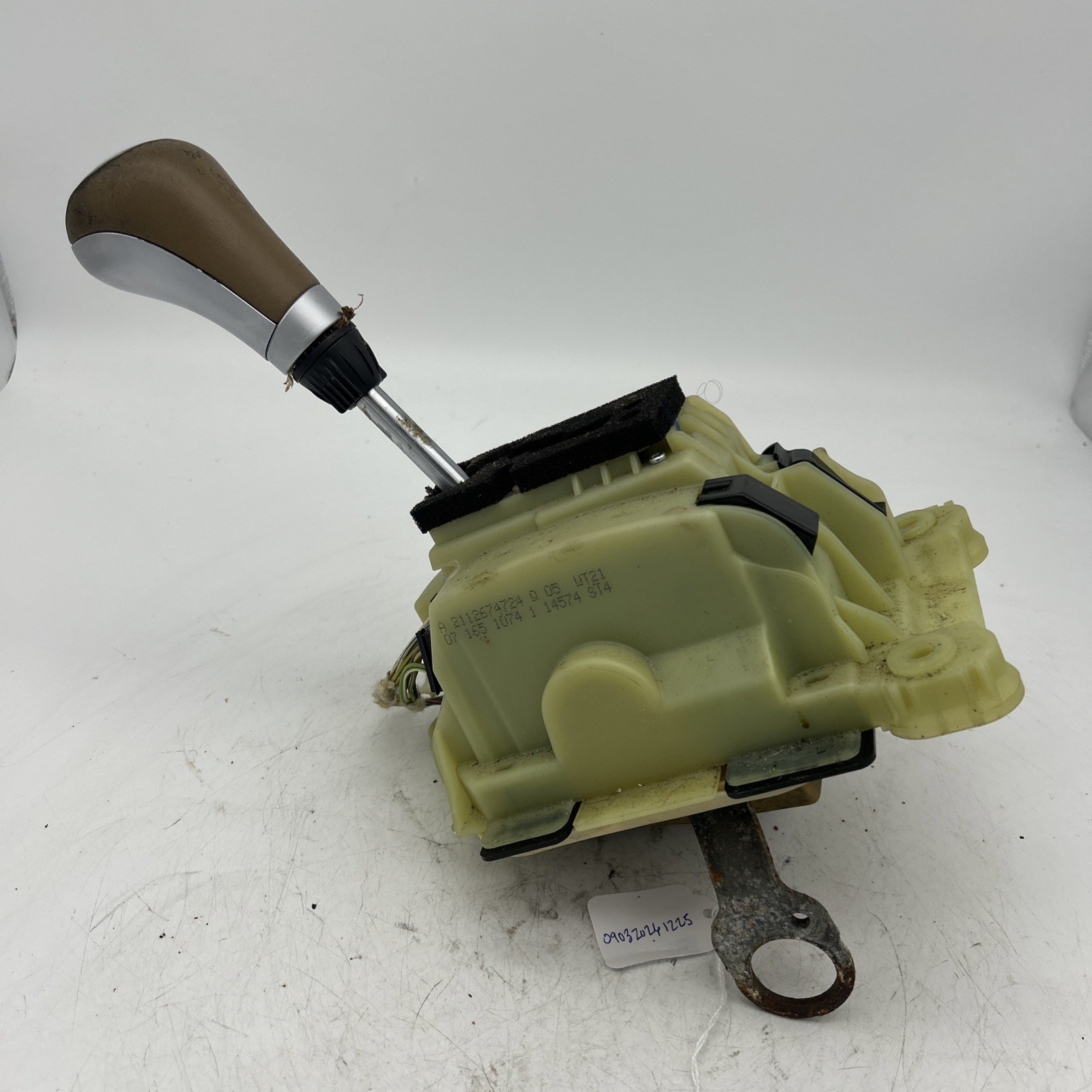 03-09 Mercedes E350 Tiptronic Shifter Assembly Gear Shift Selector A2112674724