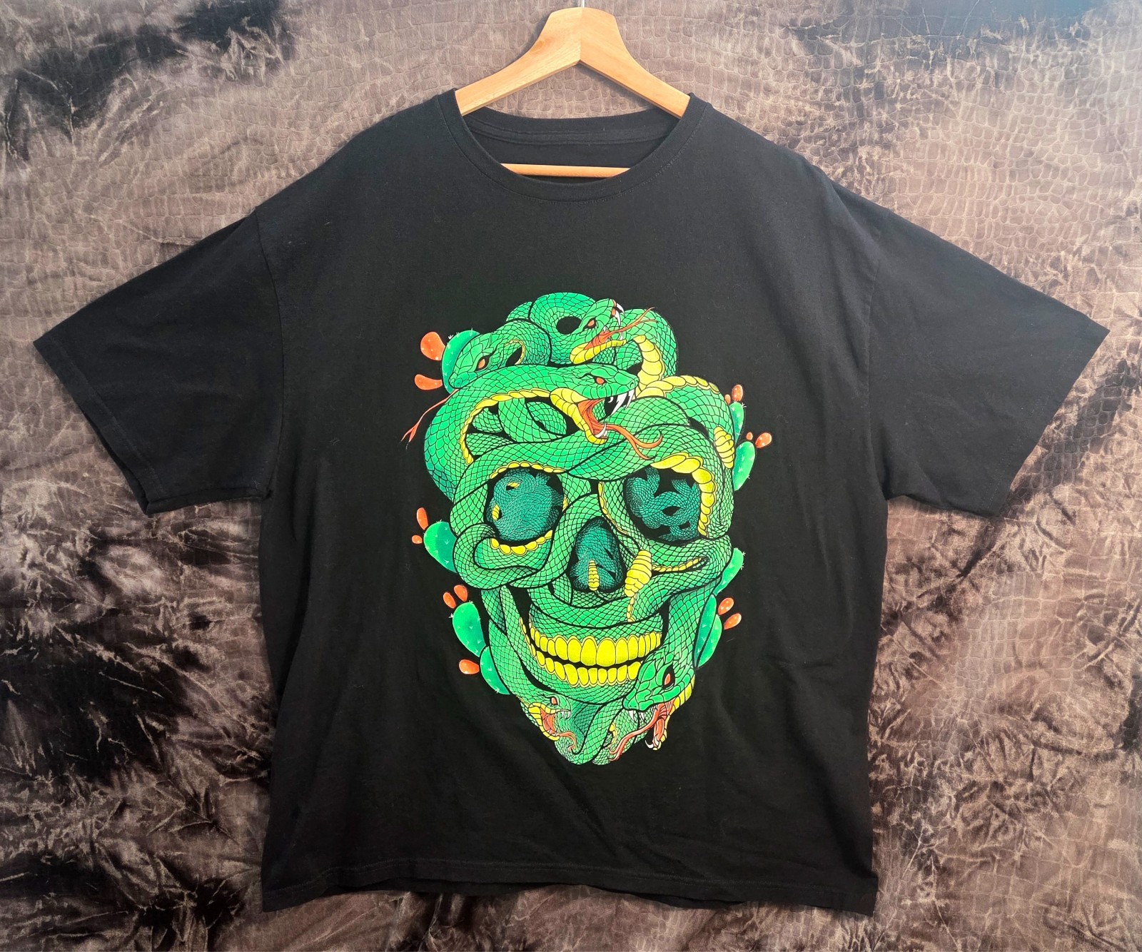 Rare Ay Guey Mexico Camara T Shirt Neon UV Reactive Nopal Coatlicue Tzompantli