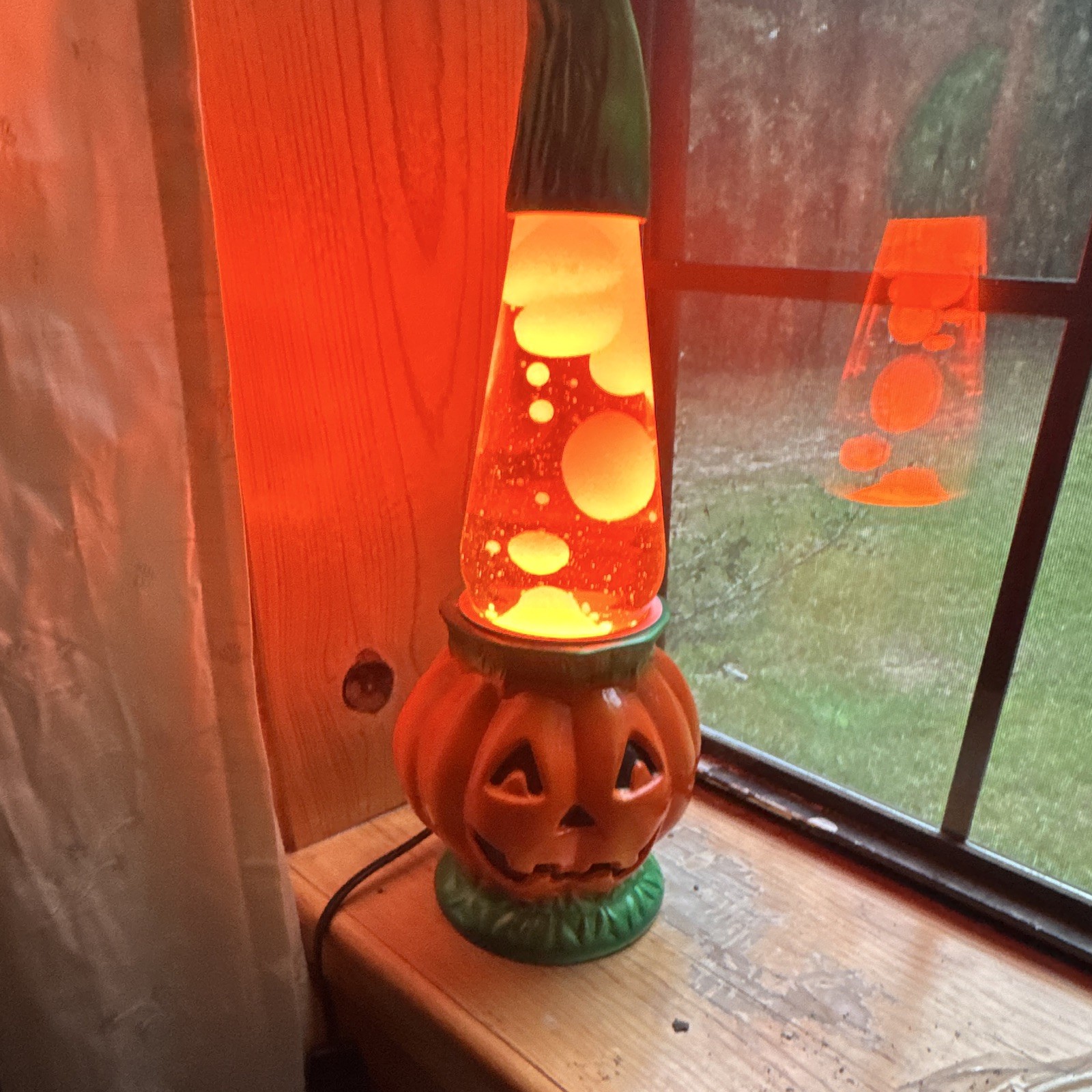 Vintage Lava Lite Pumpkin Lava Lamp – Icon Holiday Series