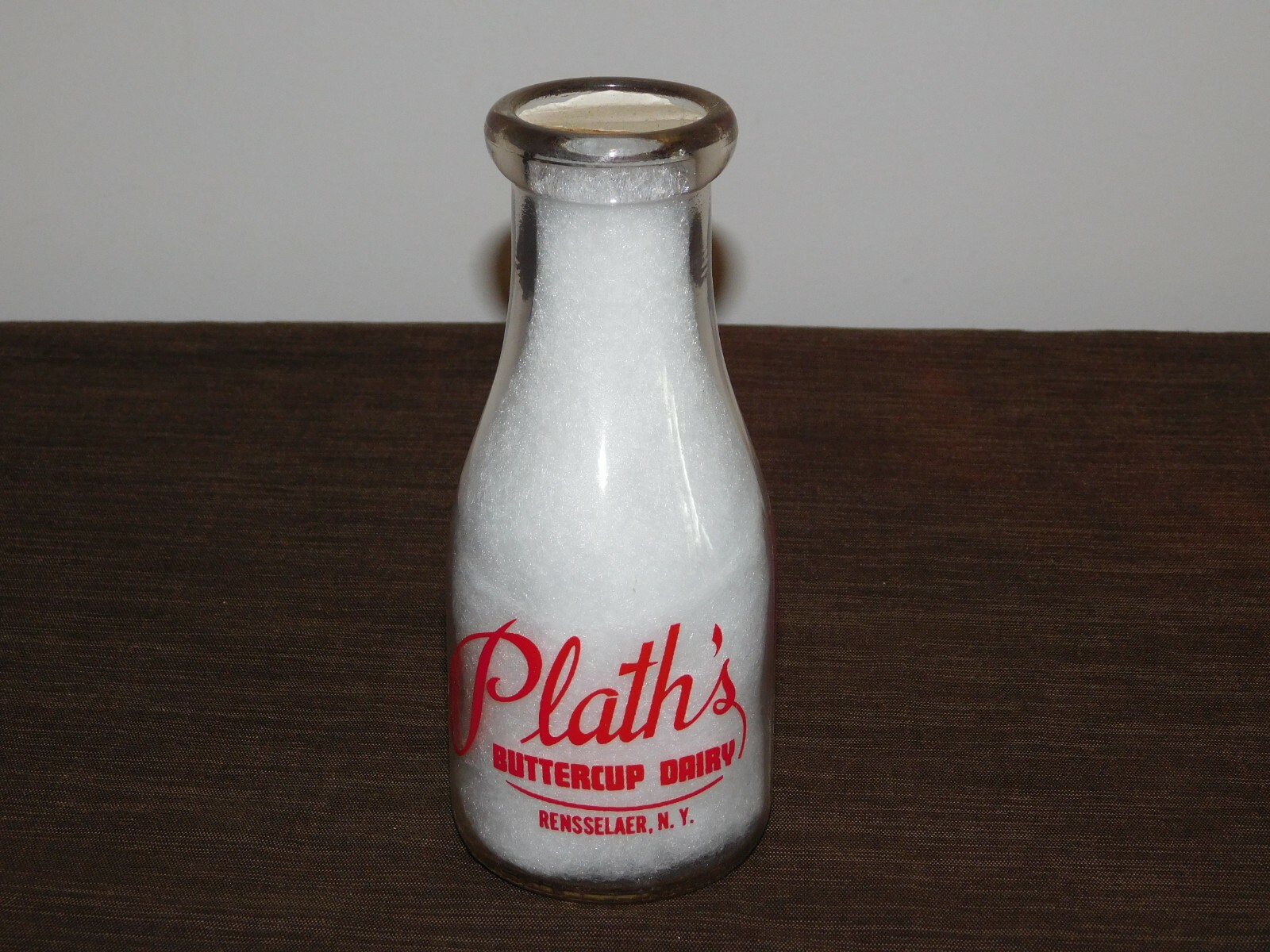 VINTAGE 1946 PLATH\'S BUTTERCUP DAIRY RENSSELAER NY 1 PINT MILK BOTTLE VINTAGE 1946 PLATH\'S BUTTERCUP DAIRY RENSSELAER NY 1 PINT MILK BOTTLE