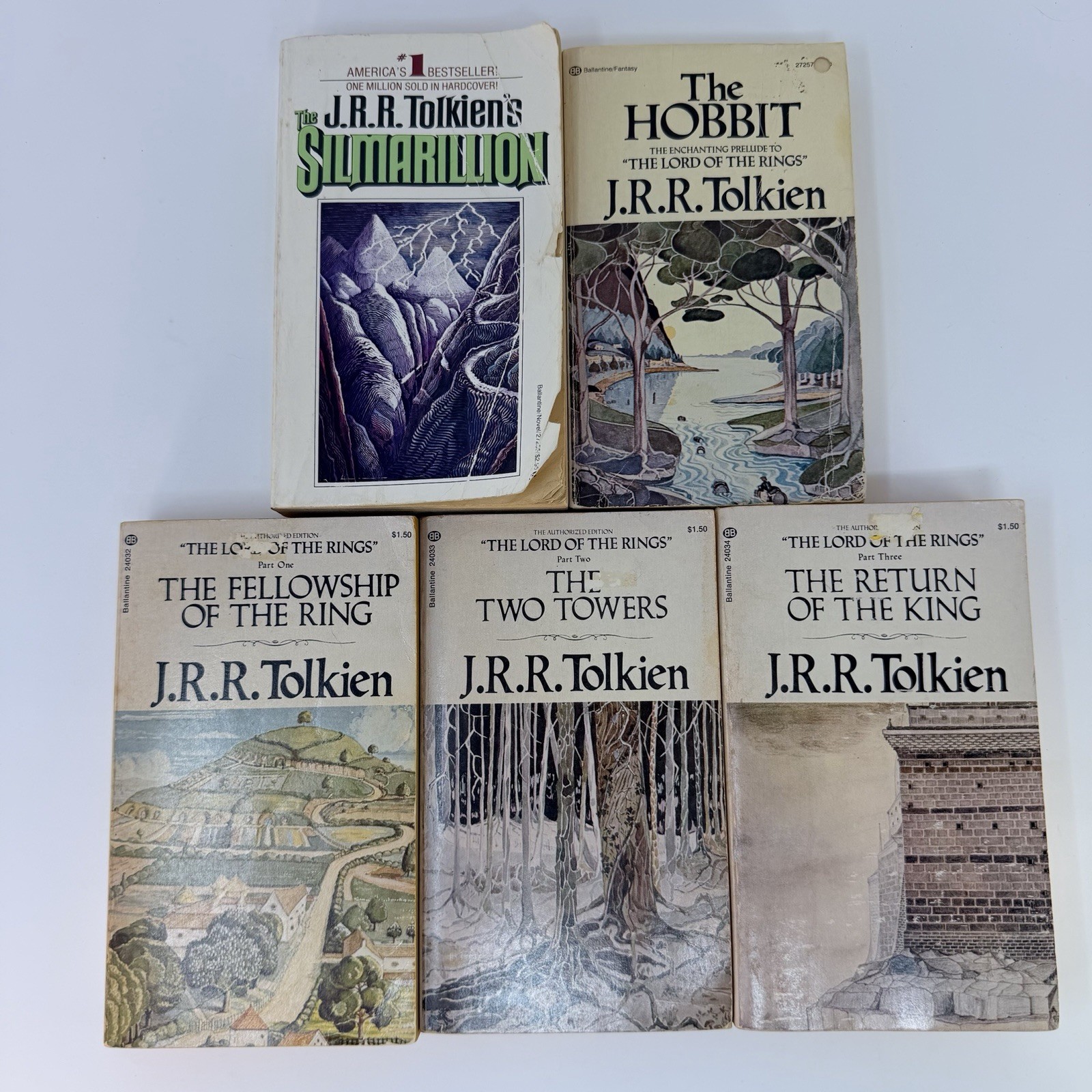 J.R.R. Tolkien The Lord of the Rings, Silmarillian & Hobbit 70s White Ballantine J.R.R. Tolkien The Lord of the Rings, Silmarillian & Hobbit 70s White Ballantine