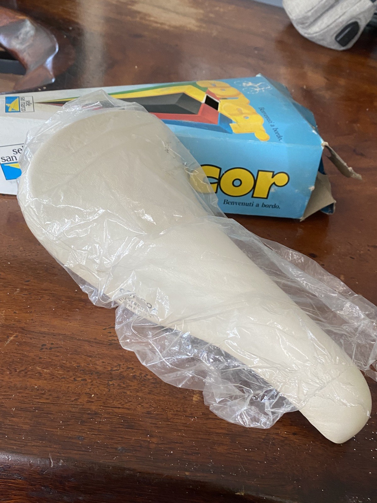 Concor Super Corsa Saddle 1980s NOS In Box Never Used White Leather Concor Super Corsa Saddle 1980s NOS In Box Never Used White Leather