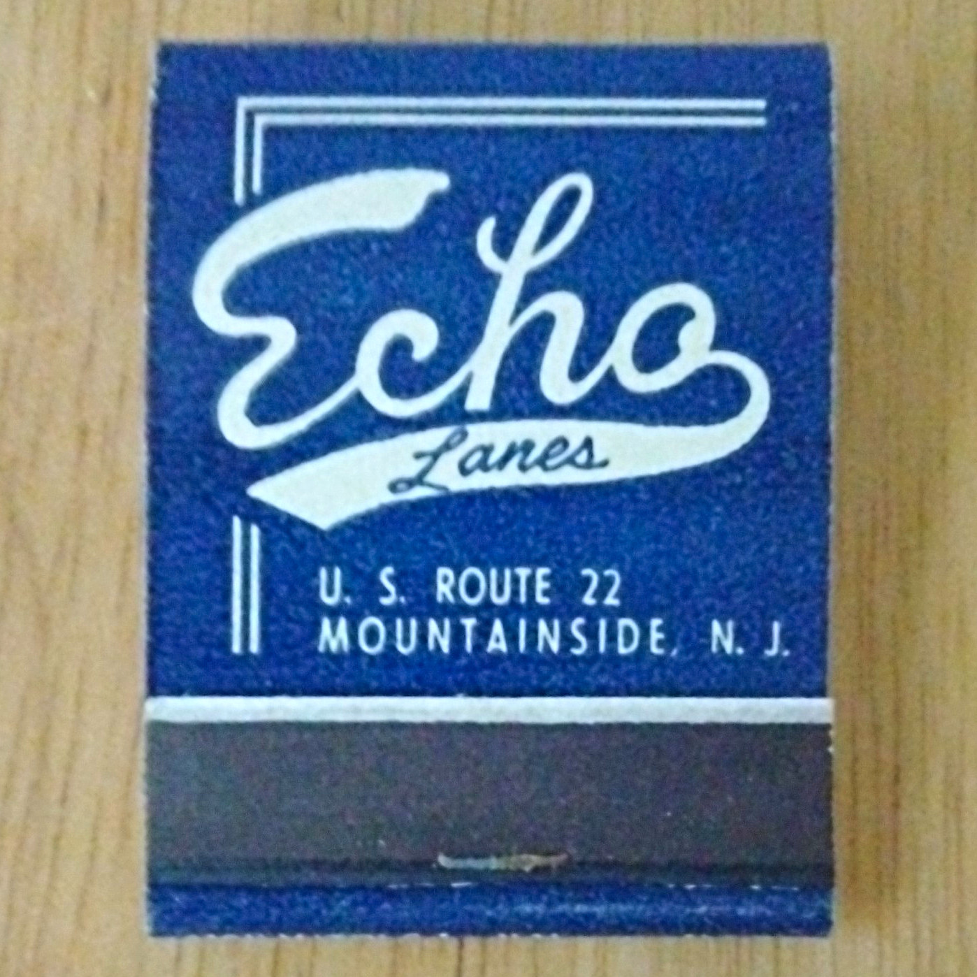 Echo Lanes Bowling Matchbook Cover, U.S. Route 22, Mountainside NJ complete 