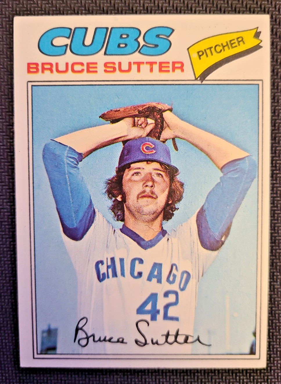 1977 Topps Baseball - Bruce Sutter #144 (RC) EX/NM 1977 Topps Baseball - Bruce Sutter #144 (RC) EX/NM