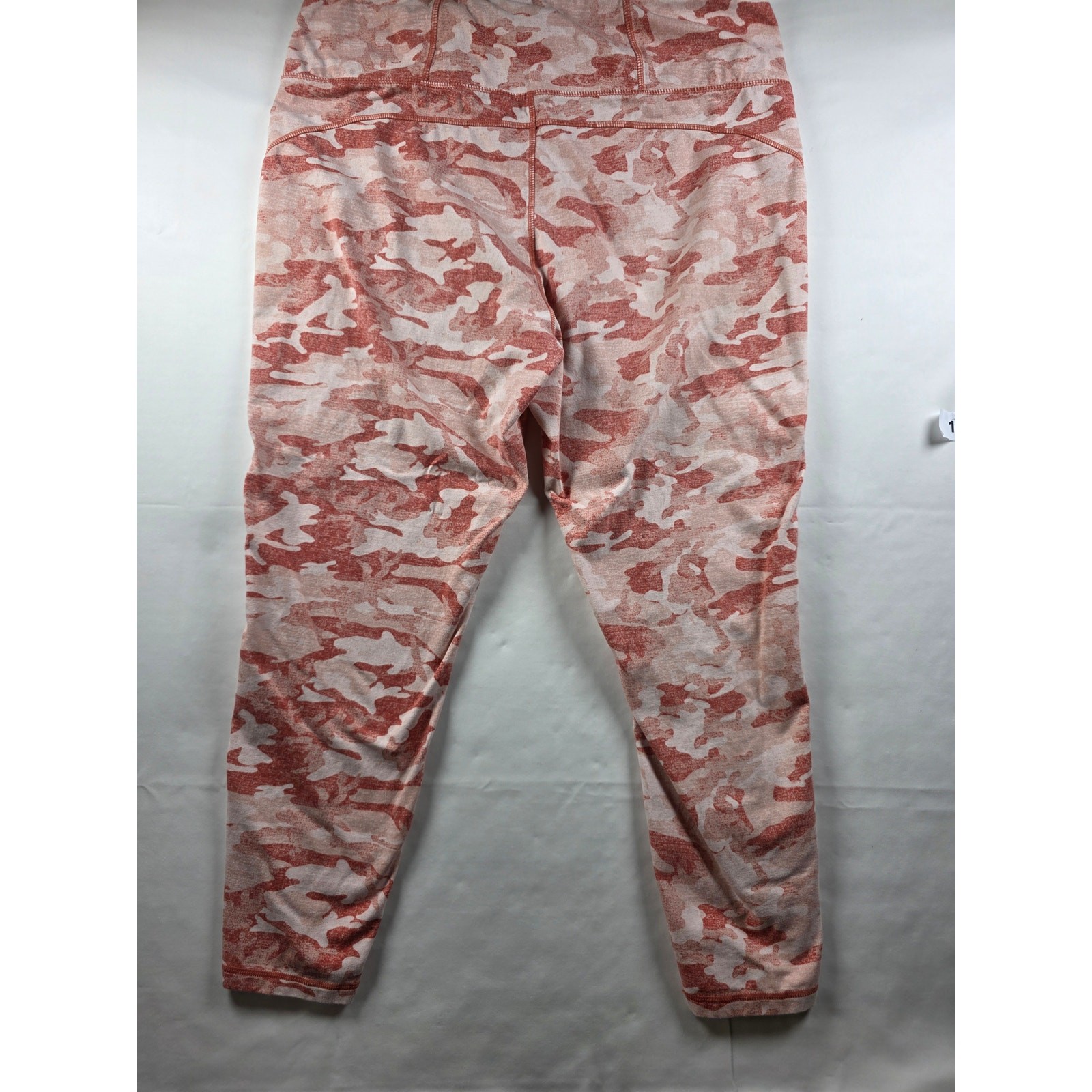 Wonderly Studio Women\'s Orange Camo Leggings coral and peach camouflage Size XL Wonderly Studio Women\'s Orange Camo Leggings coral and peach camouflage Size XL