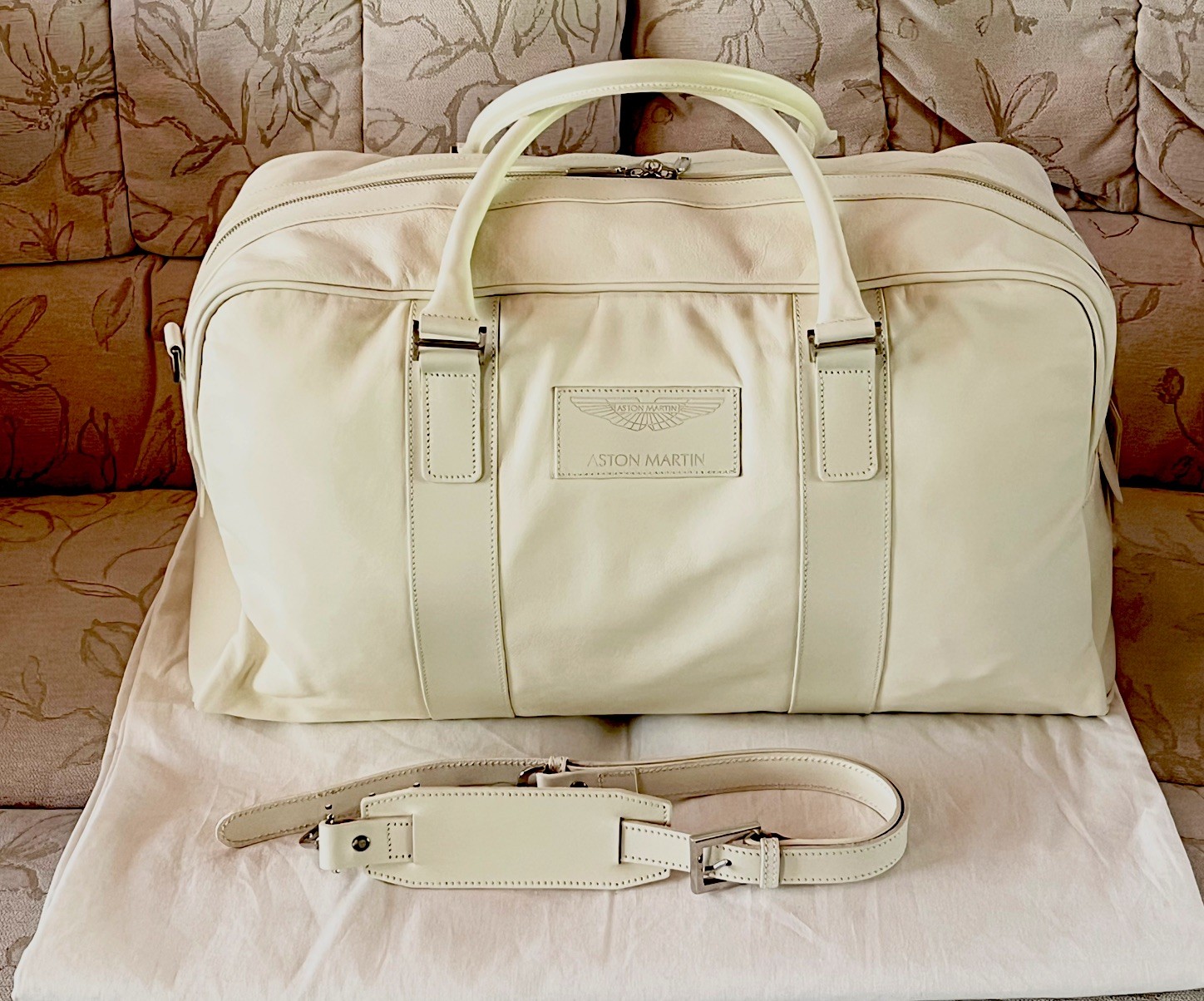 Genuine Aston Martin Cream Truffle Holdall Bag Case Luggage (Large) -