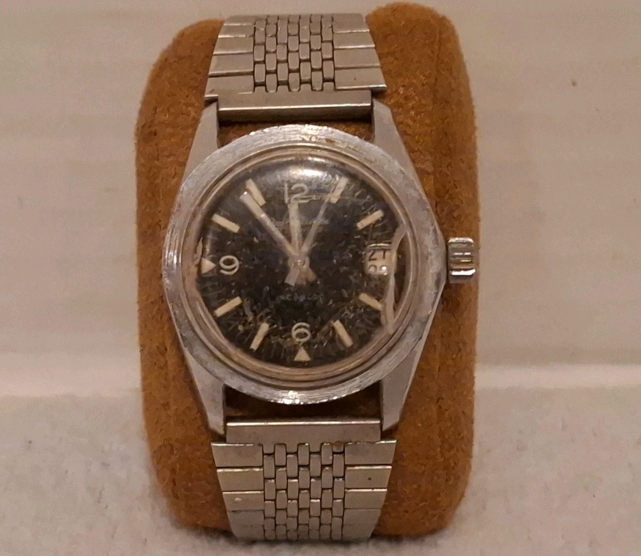 Vintage Andre Rivalle Watch 17 Jewels Incabloc Time Date Wind Up Working 36mm Vintage Andre Rivalle Watch 17 Jewels Incabloc Time Date Wind Up Working 36mm