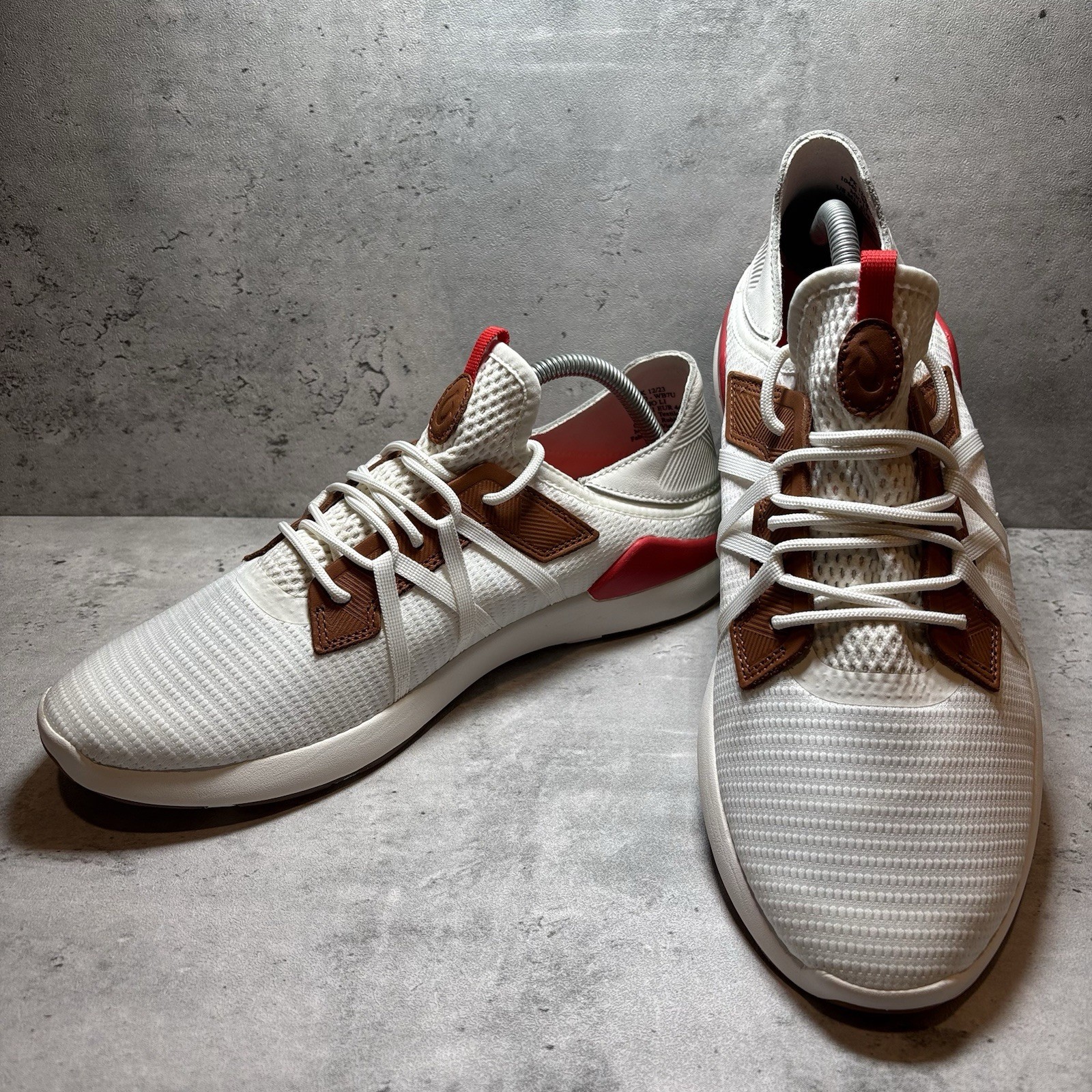 NEW OluKai Mio Li Sneakers Mens 11 Bright White/Red Lava Athletic Mesh Shoes NEW OluKai Mio Li Sneakers Mens 11 Bright White/Red Lava Athletic Mesh Shoes