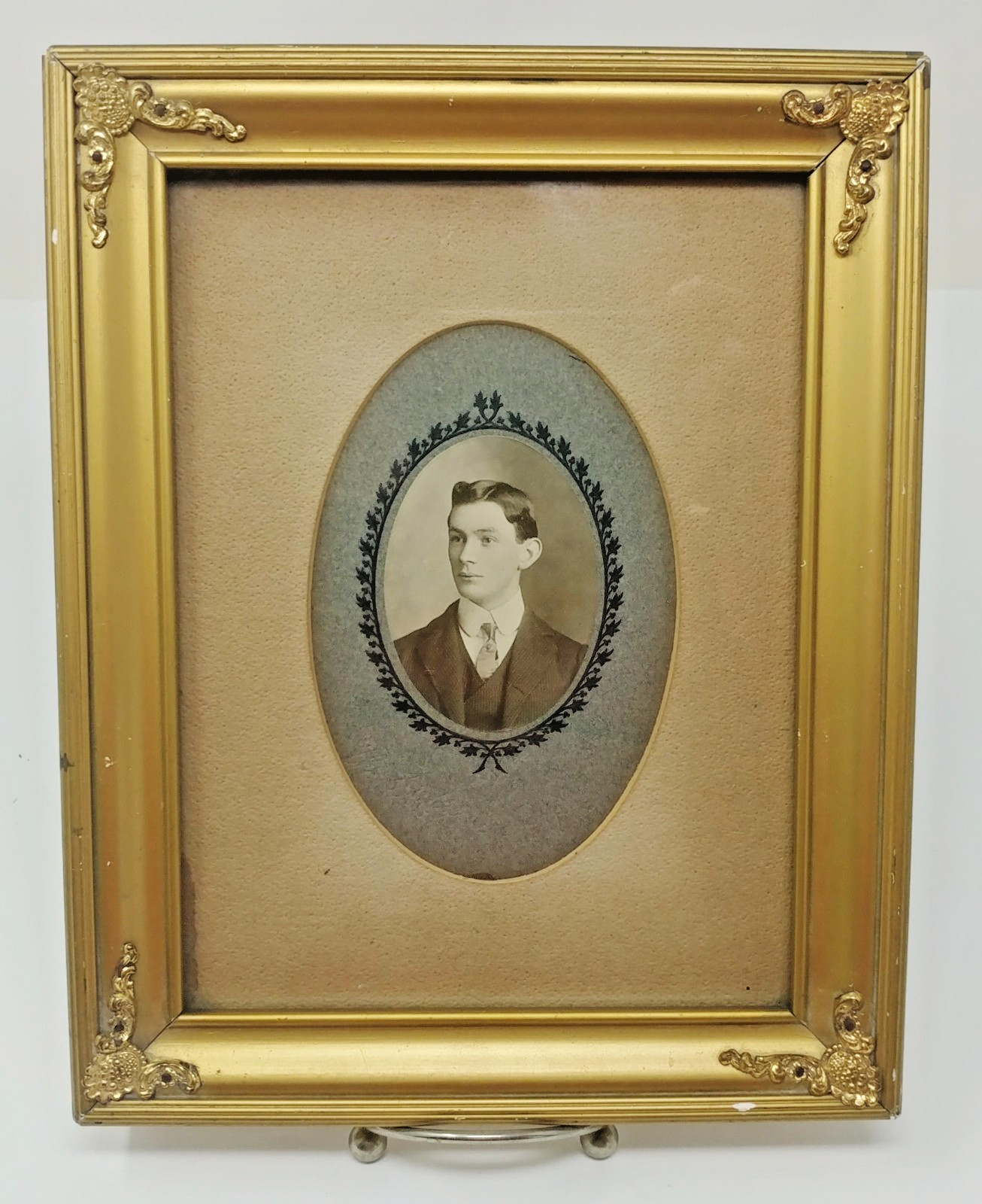 Antique Victorian Edwardian Oval Sepia Portrait Photo Gold Gilt Frame 1890s era