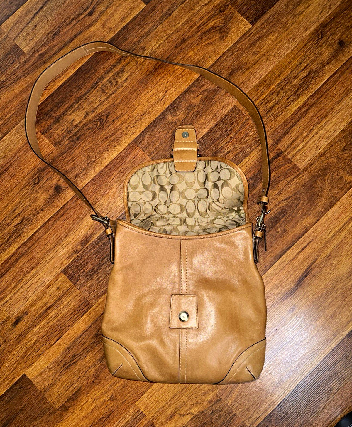 Coach Vintage Tan Soho Leather Crossbody with Signature Interior