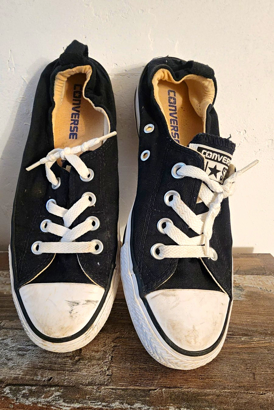 Converse Chuck Taylor All Star Low Top Canvas Lace-Up Sneakers Black/White Converse Chuck Taylor All Star Low Top Canvas Lace-Up Sneakers Black/White