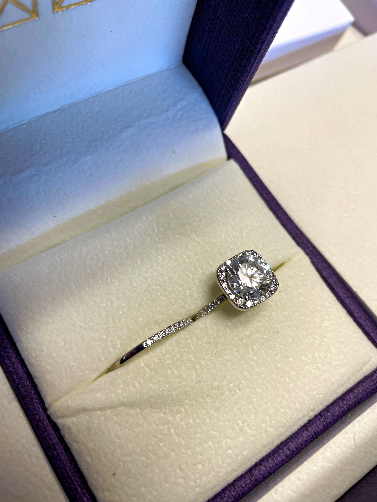 3.32ct Natural Round Brilliant Diamond - 2.5ct Sol 14k White Gold Ring 3.32ct Natural Round Brilliant Diamond - 2.5ct Sol 14k White Gold Ring