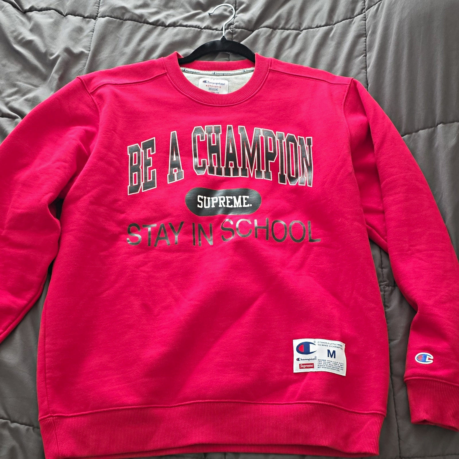 Supreme x Champion Red Crewneck Sweatshirt Mens M Logo Graphic Fleece Supreme x Champion Red Crewneck Sweatshirt Mens M Logo Graphic Fleece
