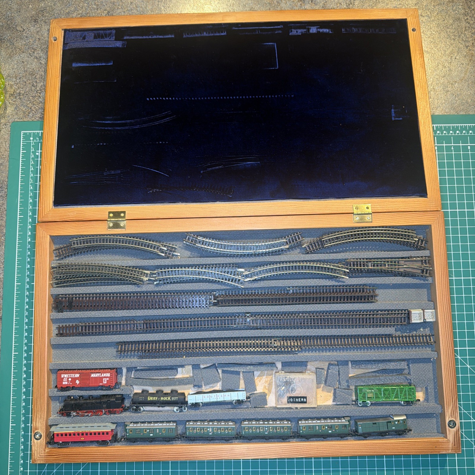 Arnold  N Scale Train Set German Steam Locomotive 78 164 Engine Cars Rail Case