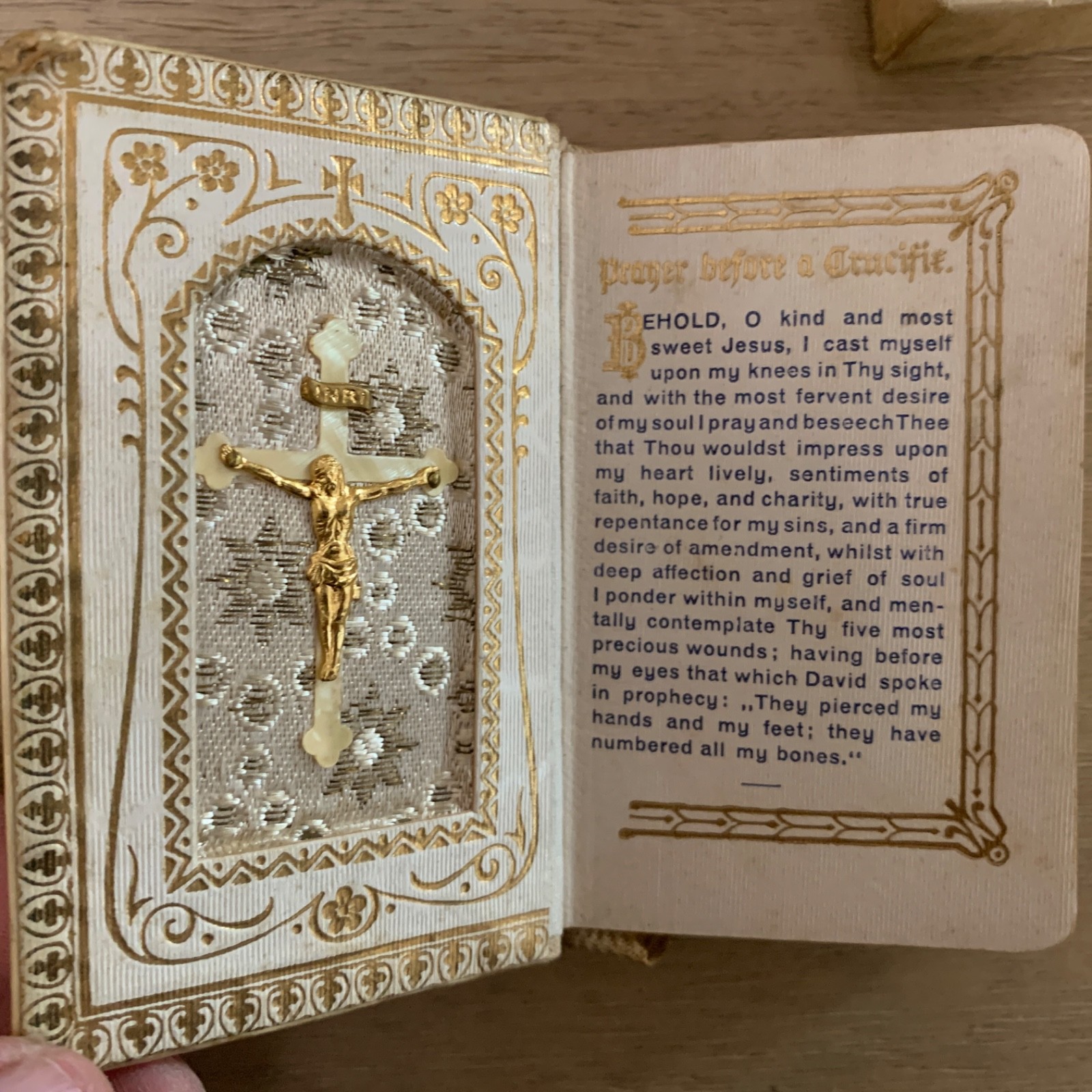 RARE VINTAGE  1925 OREMUS PRAYER BOOK - PEARLS OF PRAYER - PRAYERS FOR CHILDREN