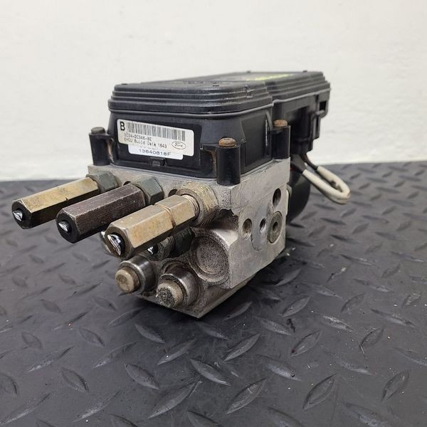 2002-2005 Ford Excursion ABS Anti-Lock Brake Pump Assembly 4x4 Used