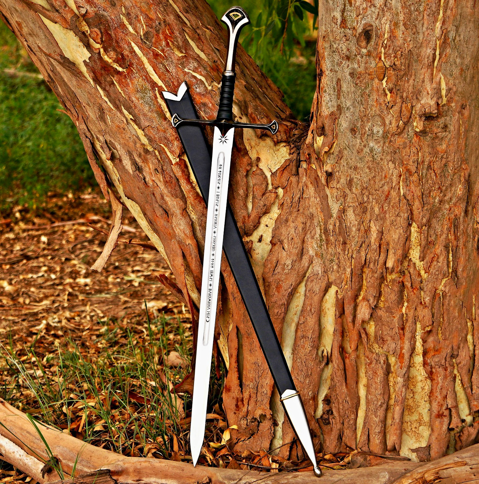 The Witcher Replica Sword Steel Blade Leather Handle w/ Scabbard Full Tang The Witcher Replica Sword Steel Blade Leather Handle w/ Scabbard Full Tang