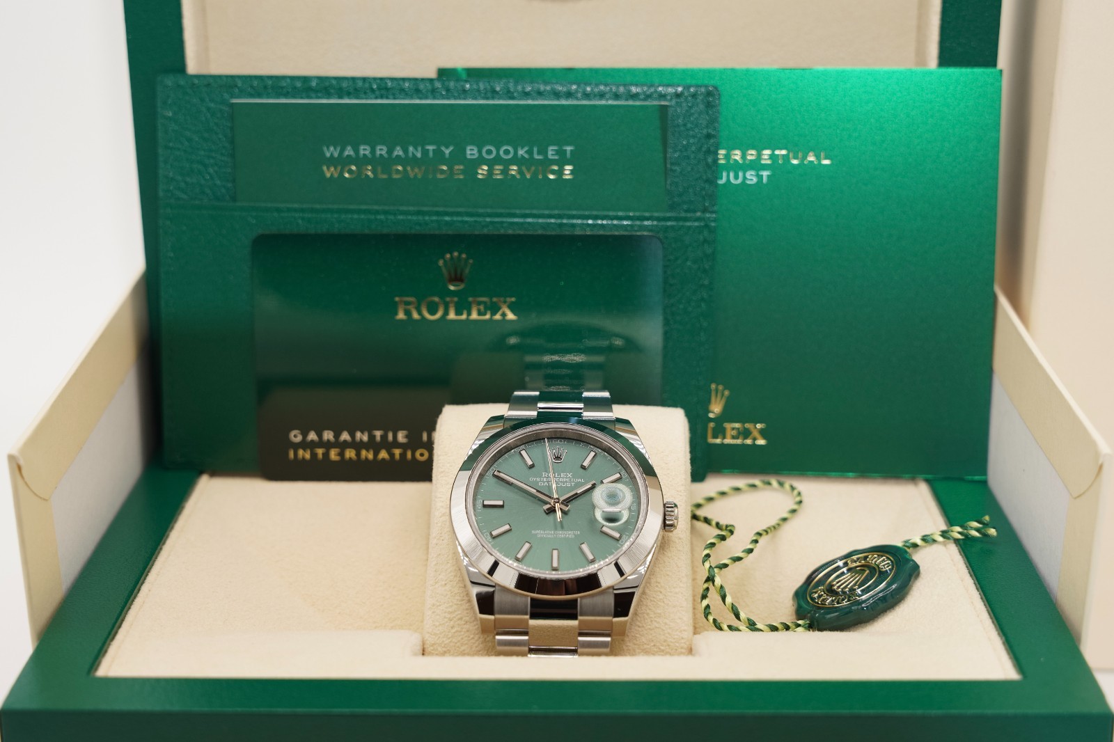 Rolex 126300 Datejust 41mm MINT GREEN Dial Oyster Bracelet Box & Papers 2024 NEW