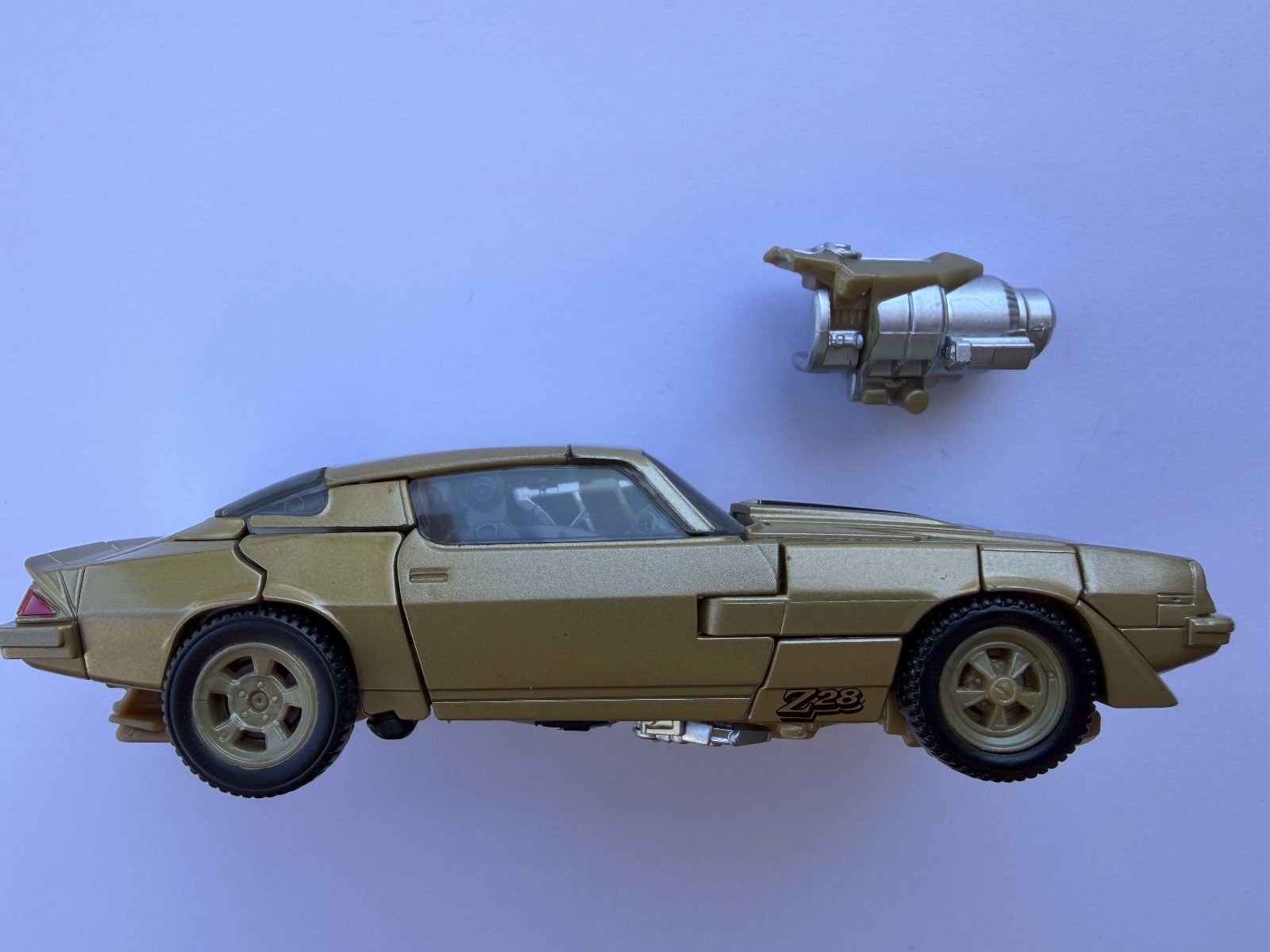 Hasbro Transformers Studio Series Retro Rock Garage Bumblebee Camaro Z28 2018