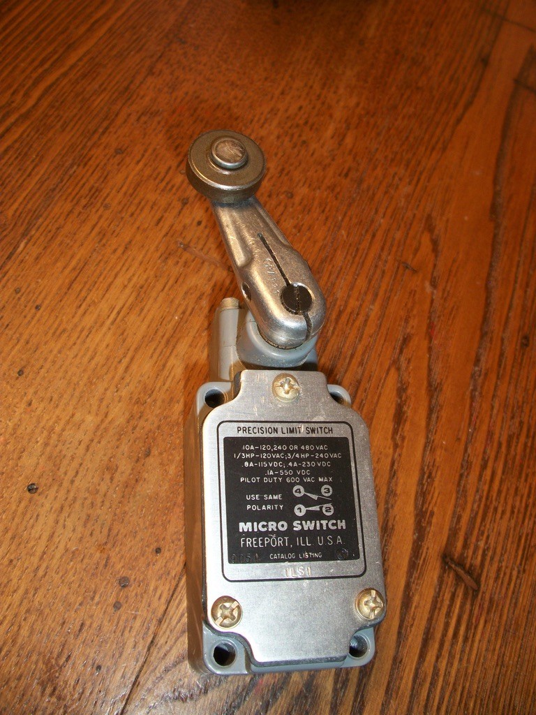 HONEYWELL MICRO SWITCH 1LS1 PRECISION LIMIT SWITCH WITH ROLLER LEVER BNWOB