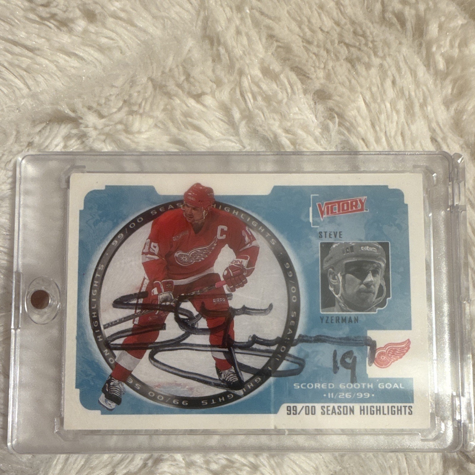 Signed 2000-01 Upper Deck Victory - 99/00 Season Highlights Steve Yzerman #249 Signed 2000-01 Upper Deck Victory - 99/00 Season Highlights Steve Yzerman #249