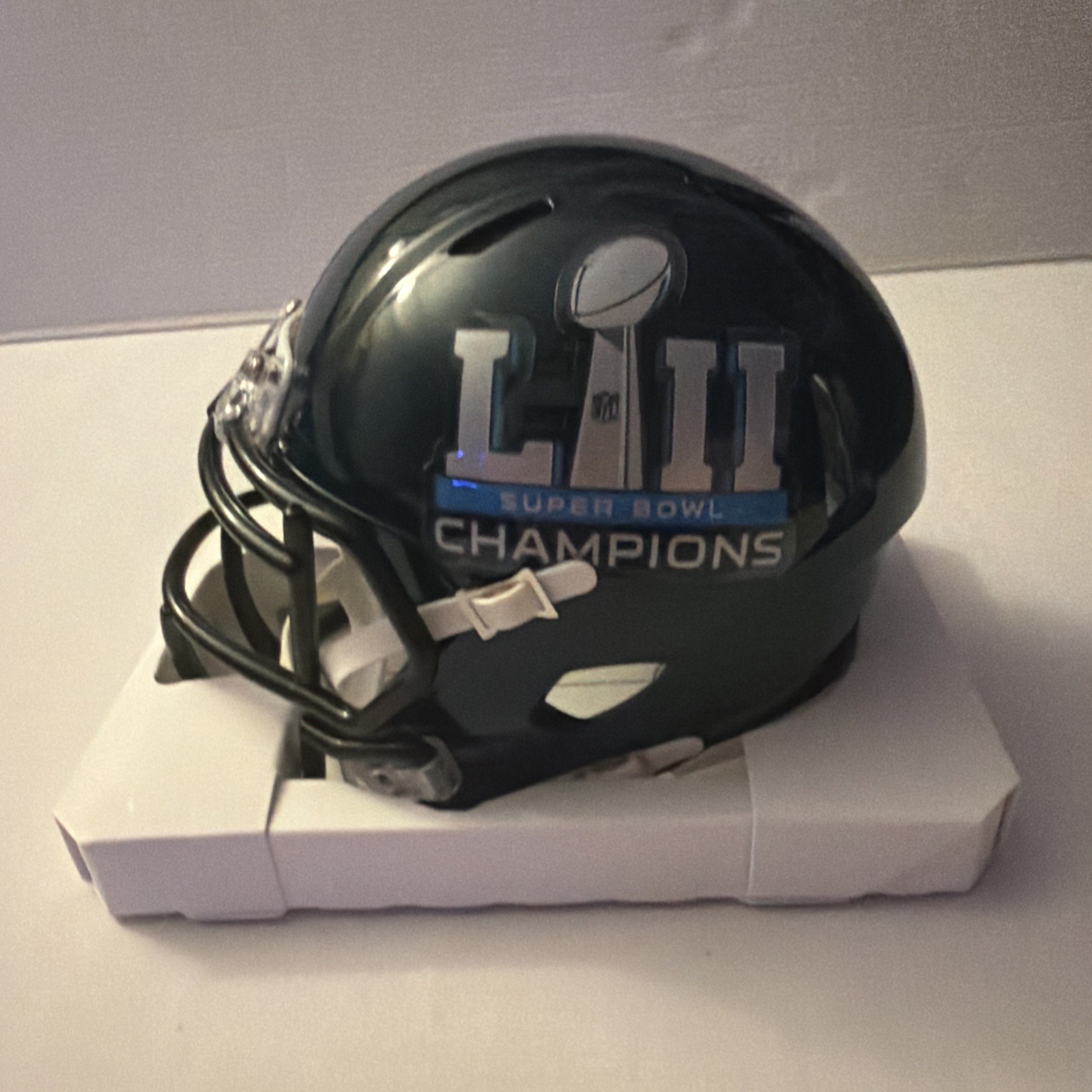 PHILADELPHIA EAGLES SUPER BOWL LII  52 CHAMPION MINI HELMET RARE