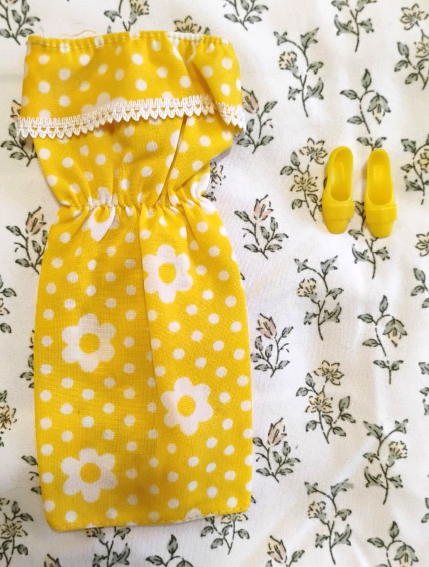Vintage 1978 Barbie Best Buy Fashion #1352 Yellow Dress with White Pilgrim Shoes Vintage 1978 Barbie Best Buy Fashion #1352 Yellow Dress with White Pilgrim Shoes
