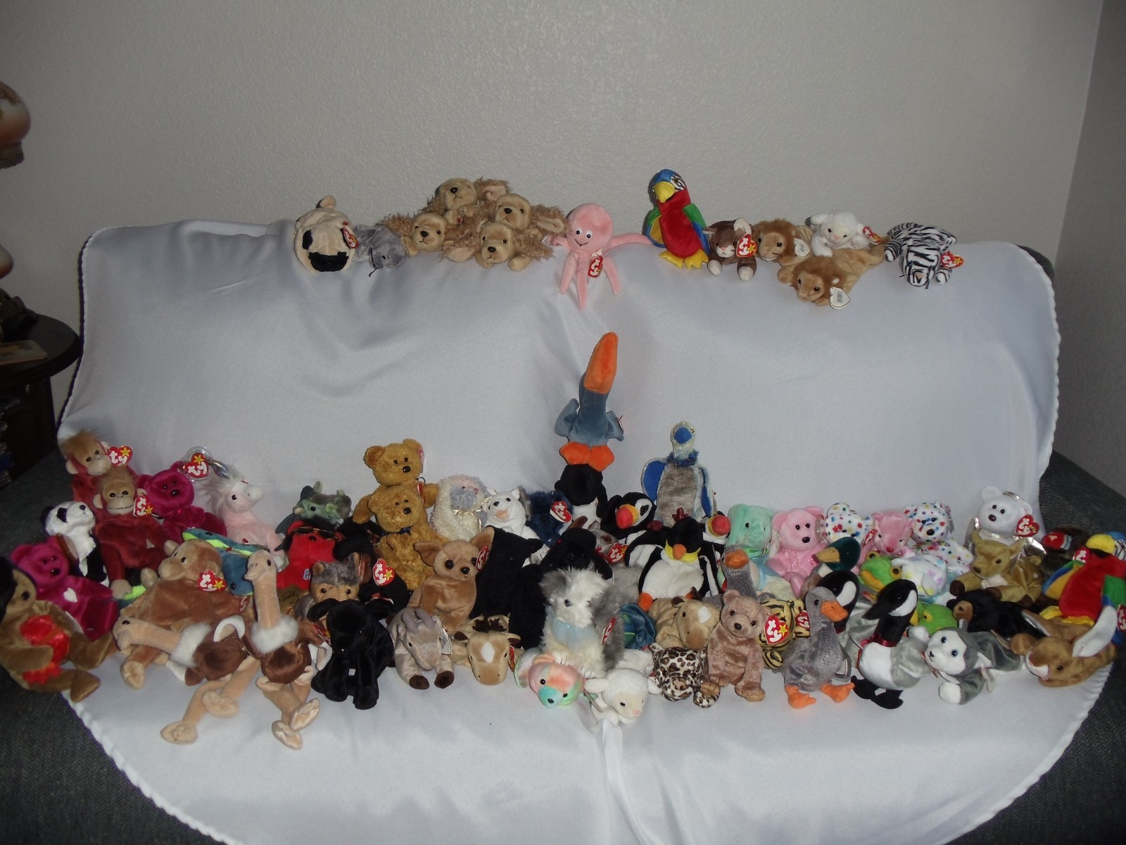 LOT OF 85 PIECES VINTAGE TY BEANIE ORIGINAL BABY STUFF ANIMALS DOGS BEARS MIXED