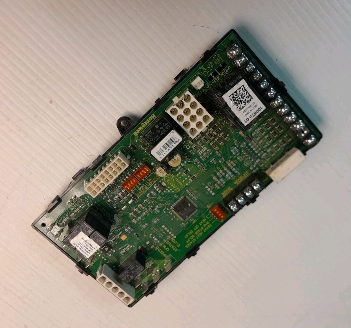 LENNOX SureLight 100870-01 Furnace Control Honeywell S9230F1006...guaranteed LENNOX SureLight 100870-01 Furnace Control Honeywell S9230F1006...guaranteed